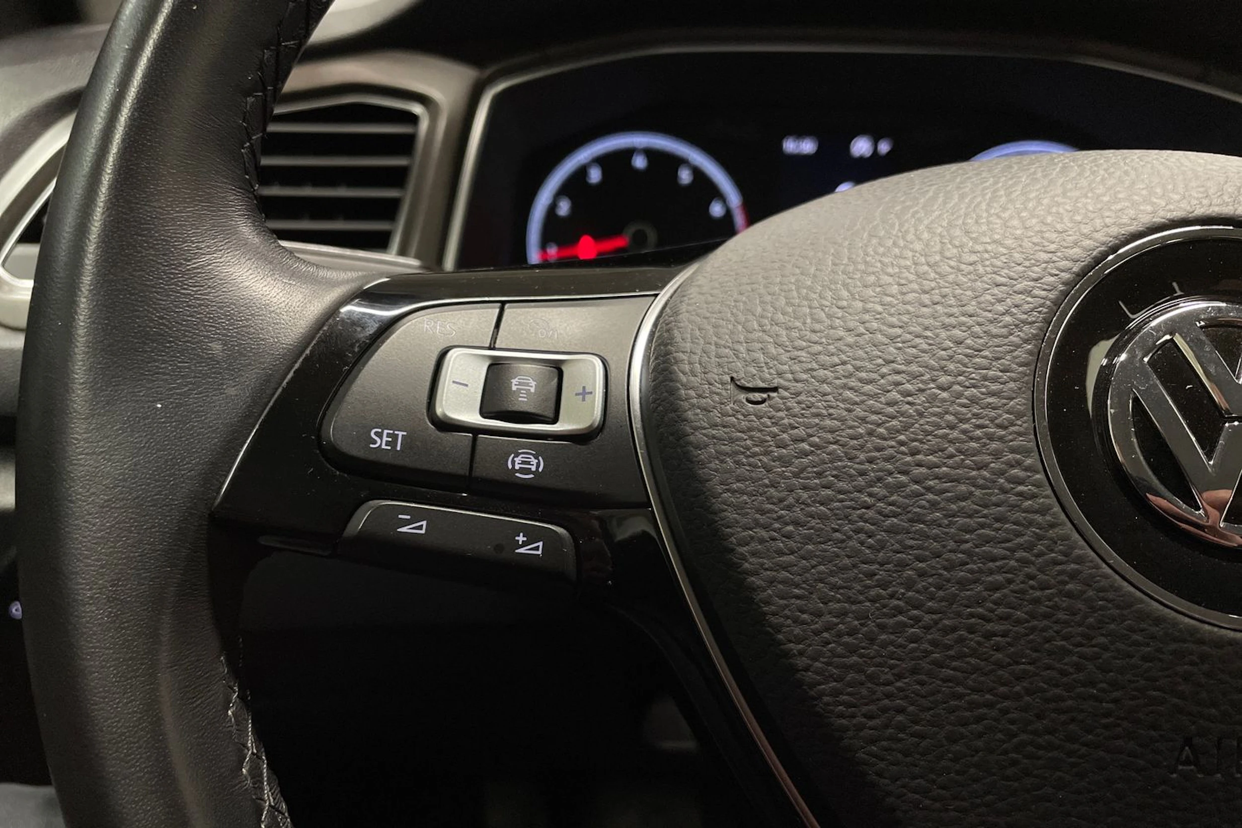 met. musta Volkswagen T-Roc 2019 kuva 19.