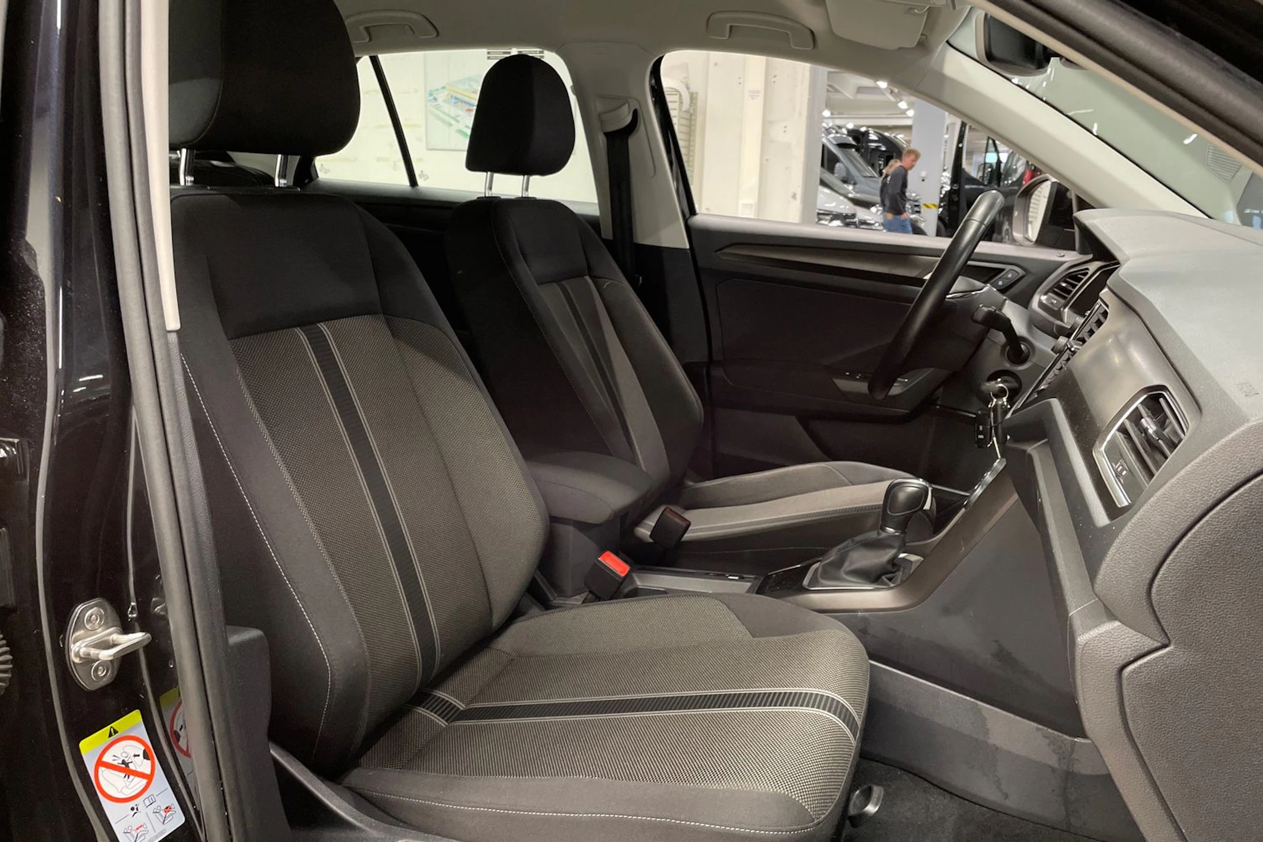 met. musta Volkswagen T-Roc 2019 kuva 22.