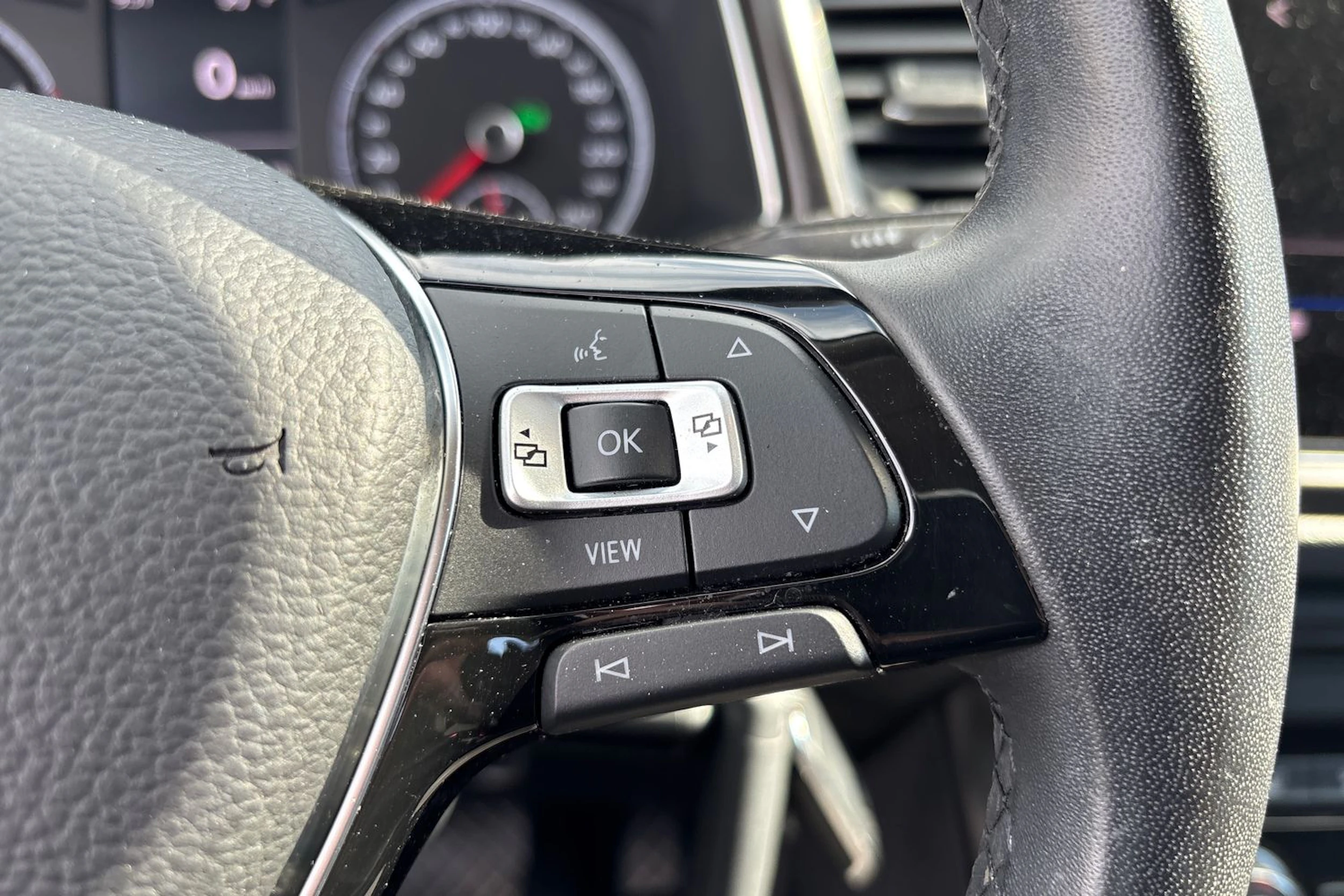 Ruskea (beige) Volkswagen T-Roc 2019 kuva 14.