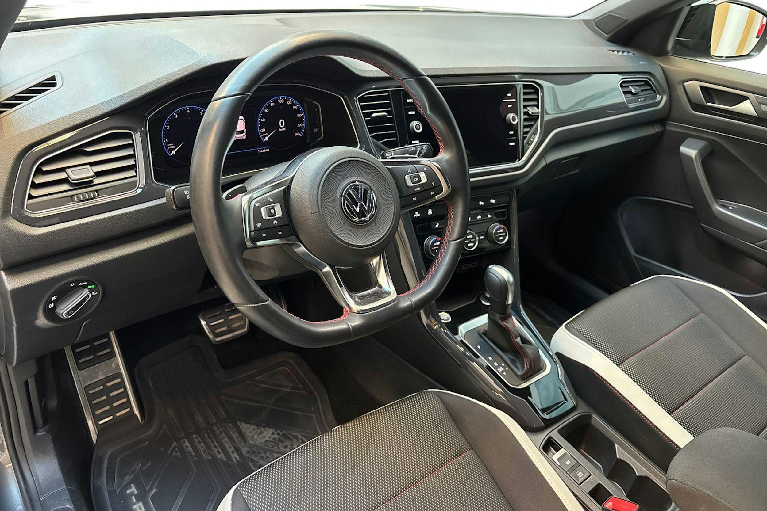 harmaa Volkswagen T-Roc 2020 kuva 7.