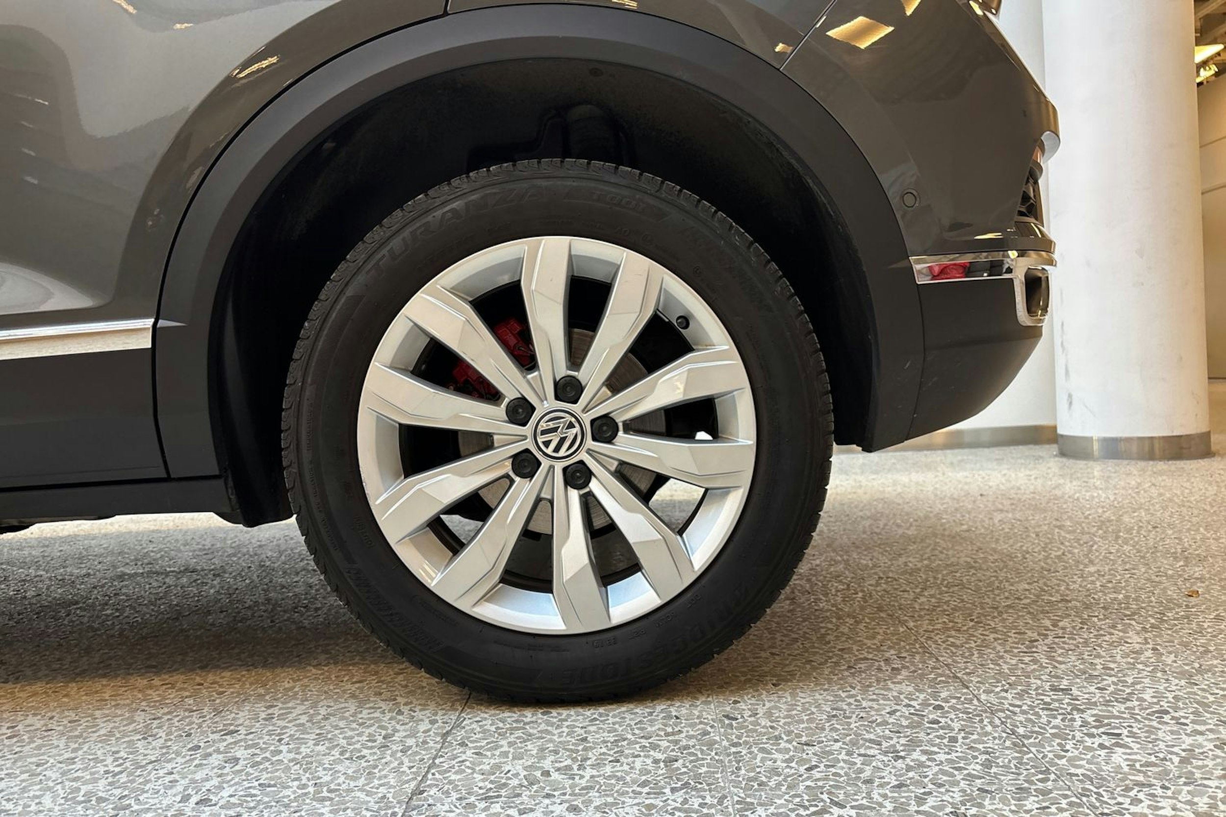 harmaa Volkswagen T-Roc 2020 kuva 11.