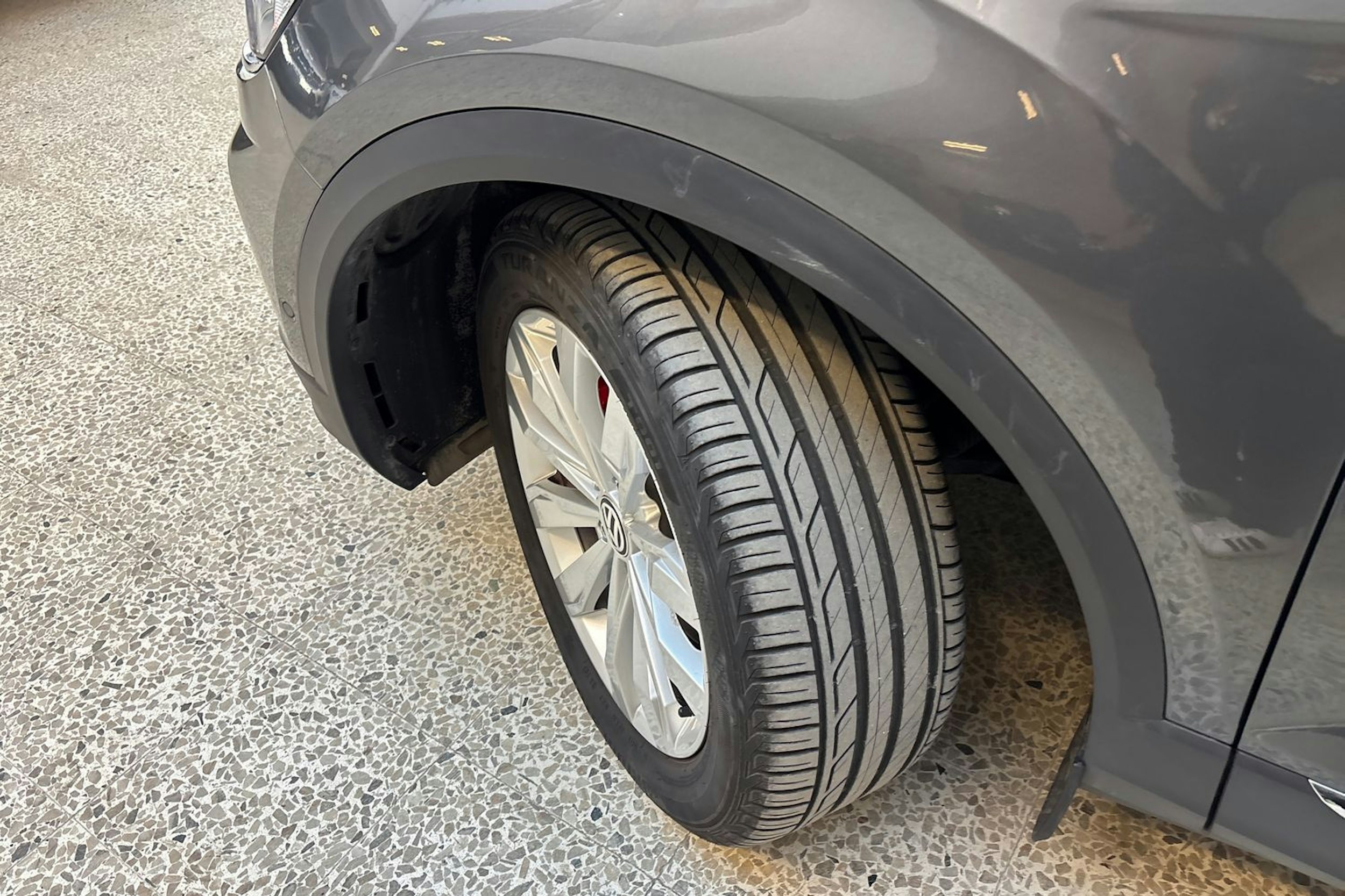 harmaa Volkswagen T-Roc 2020 kuva 13.