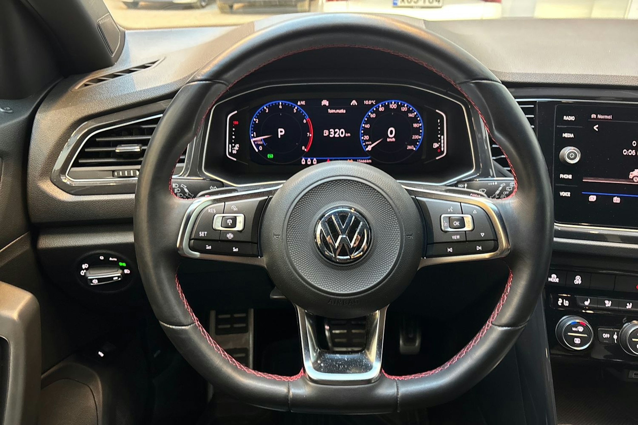 harmaa Volkswagen T-Roc 2020 kuva 18.