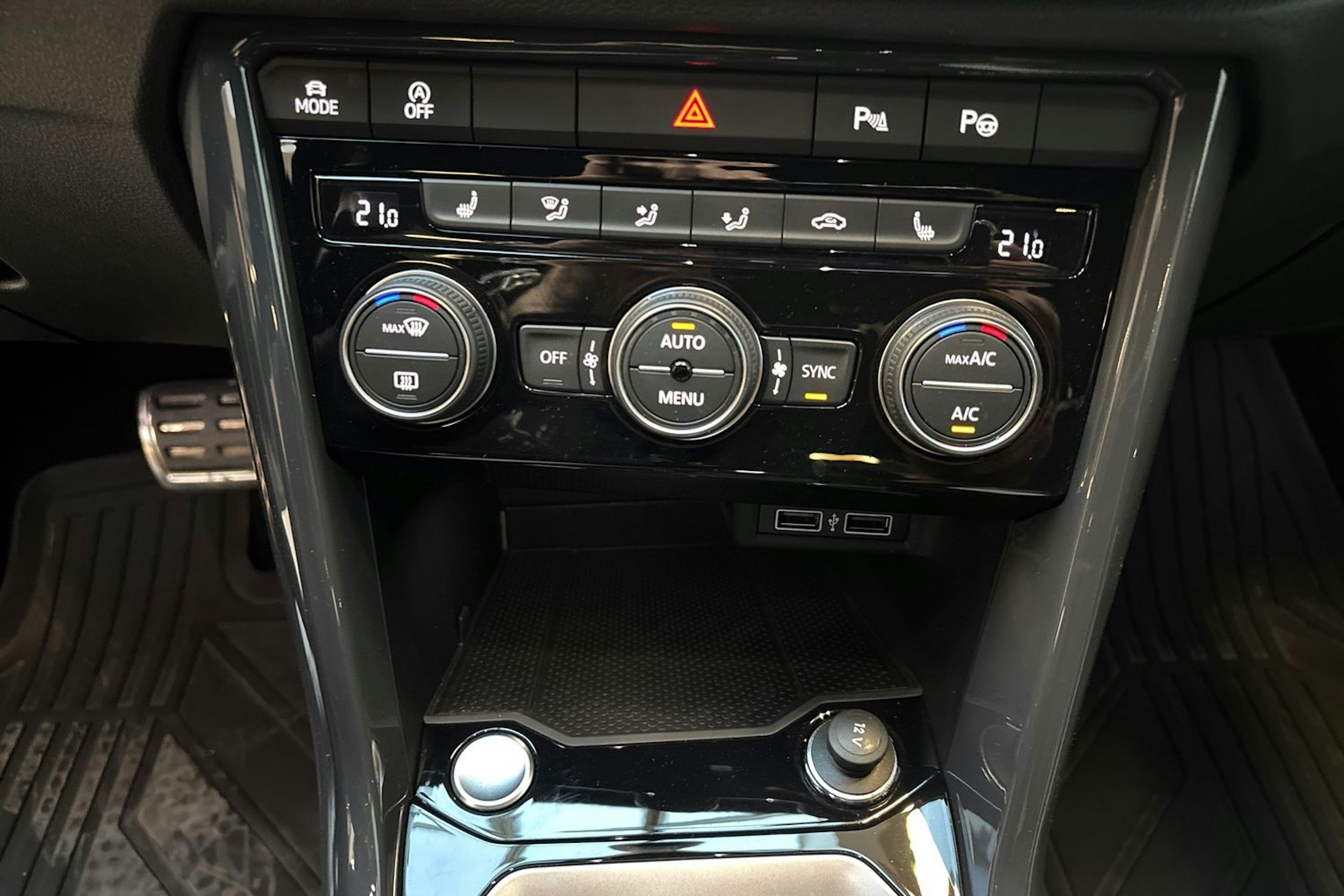harmaa Volkswagen T-Roc 2020 kuva 25.