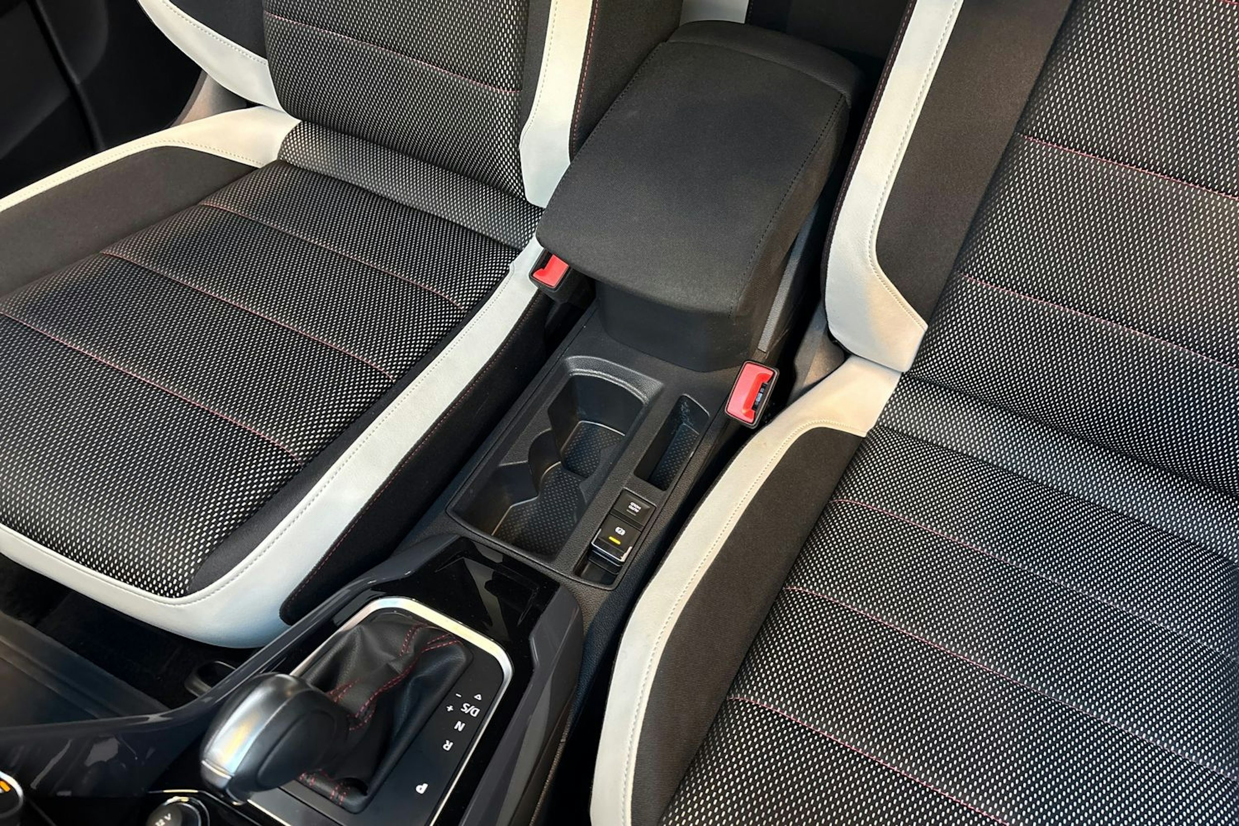 harmaa Volkswagen T-Roc 2020 kuva 27.