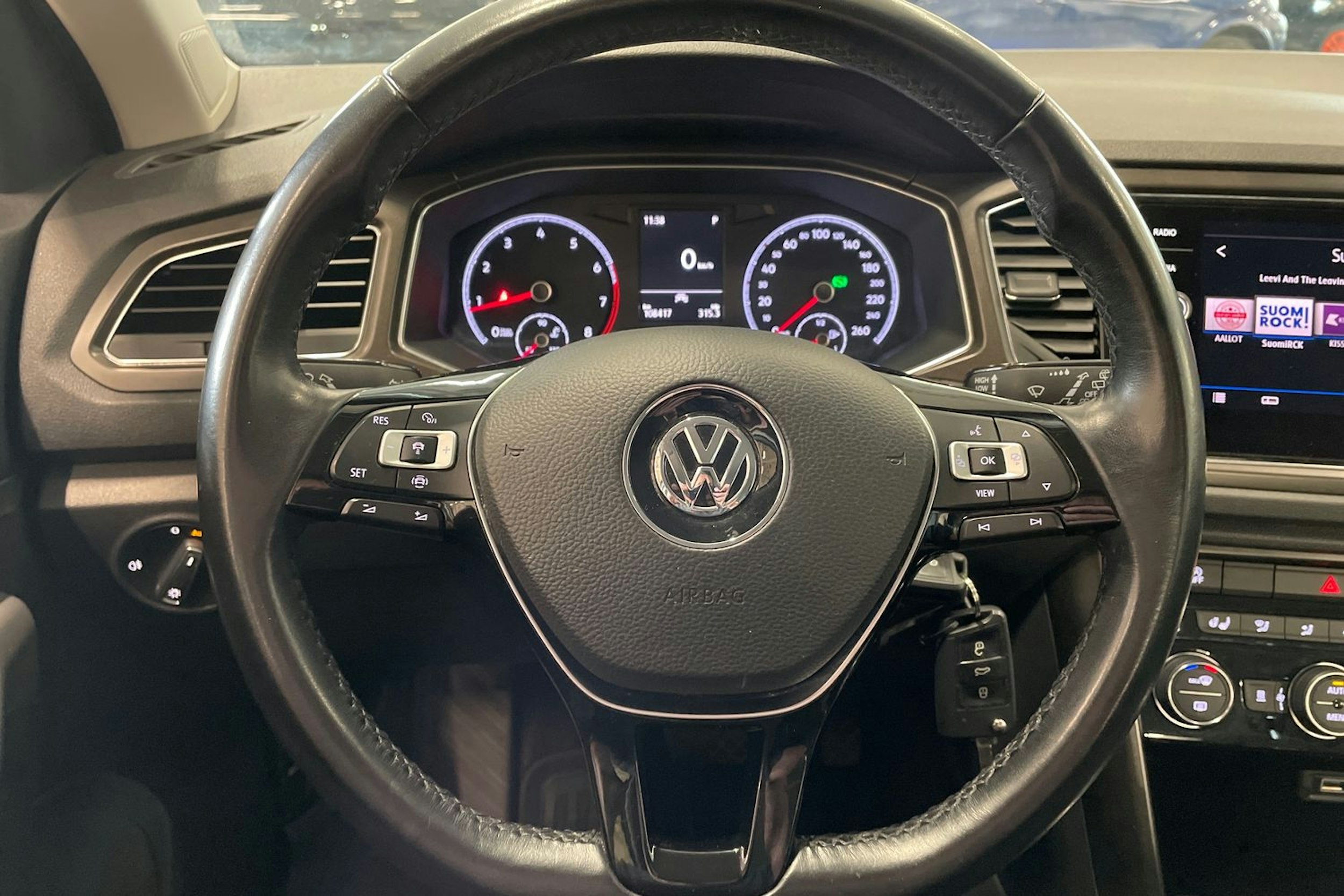 valkoinen Volkswagen T-Roc 2020 kuva 15.
