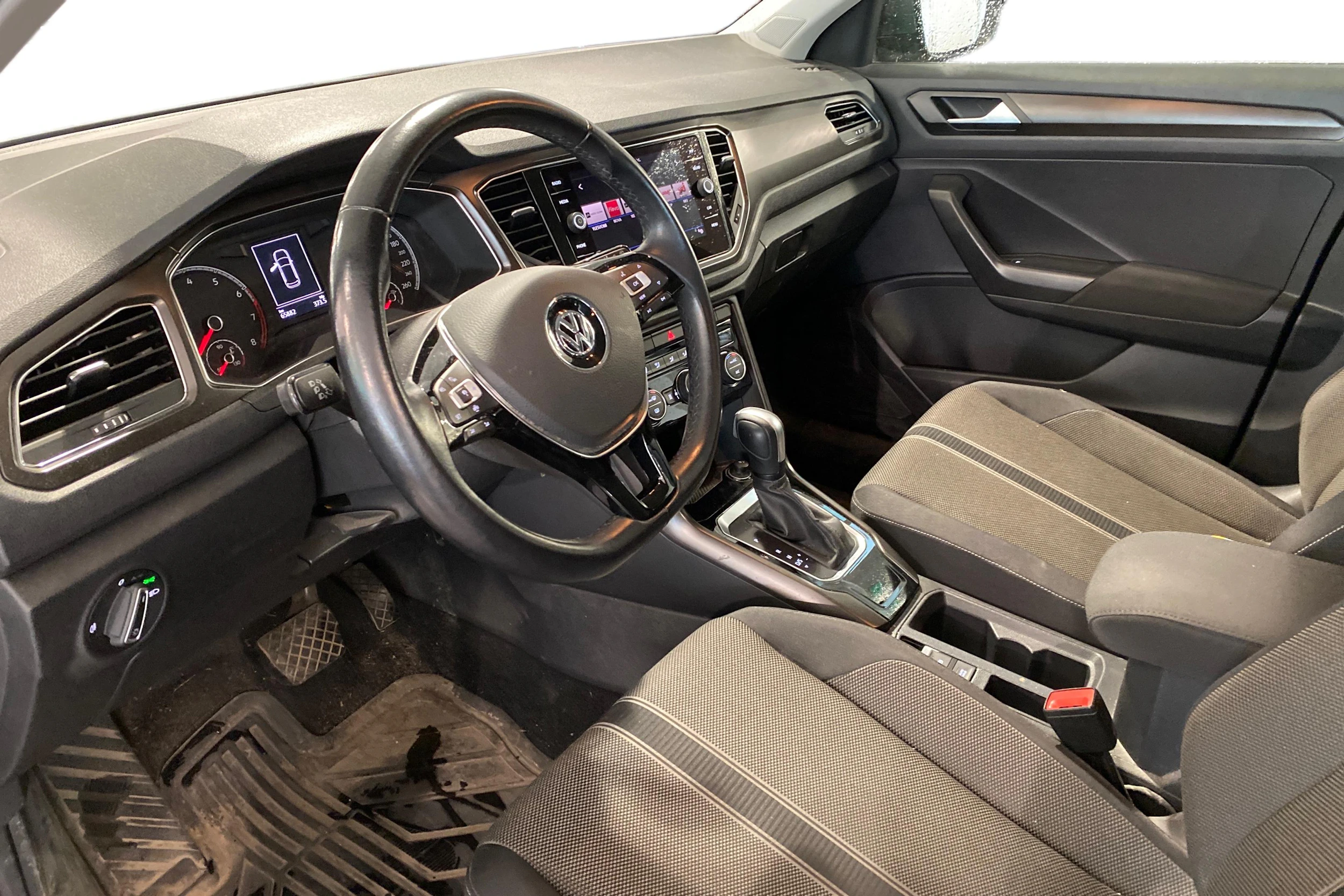 Harmaa Volkswagen T-Roc 2020 kuva 3.