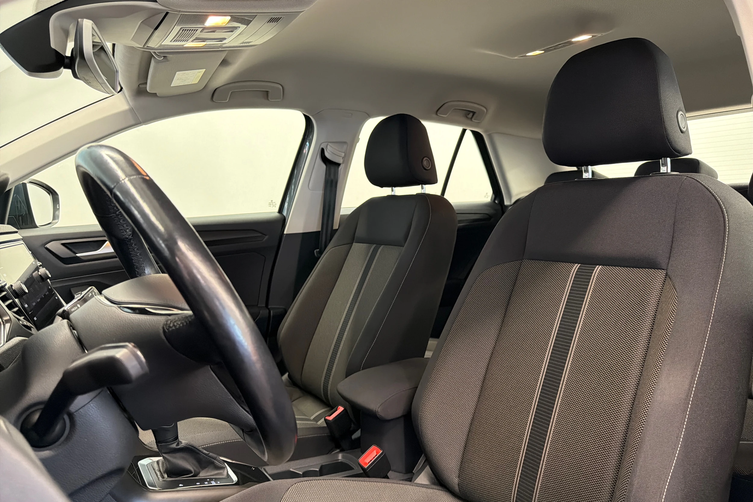 Harmaa Volkswagen T-Roc 2020 kuva 17.
