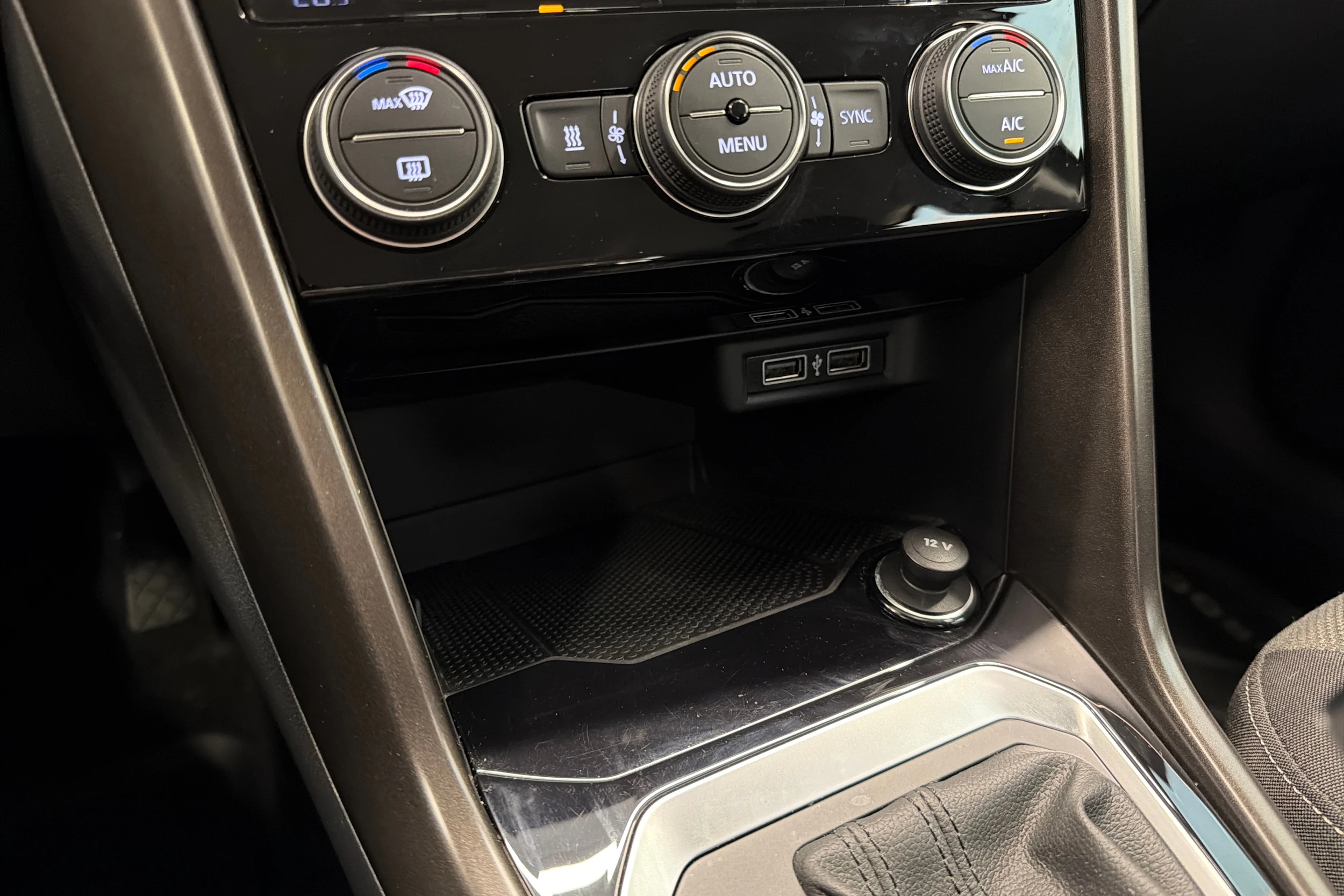 Harmaa Volkswagen T-Roc 2020 kuva 25.