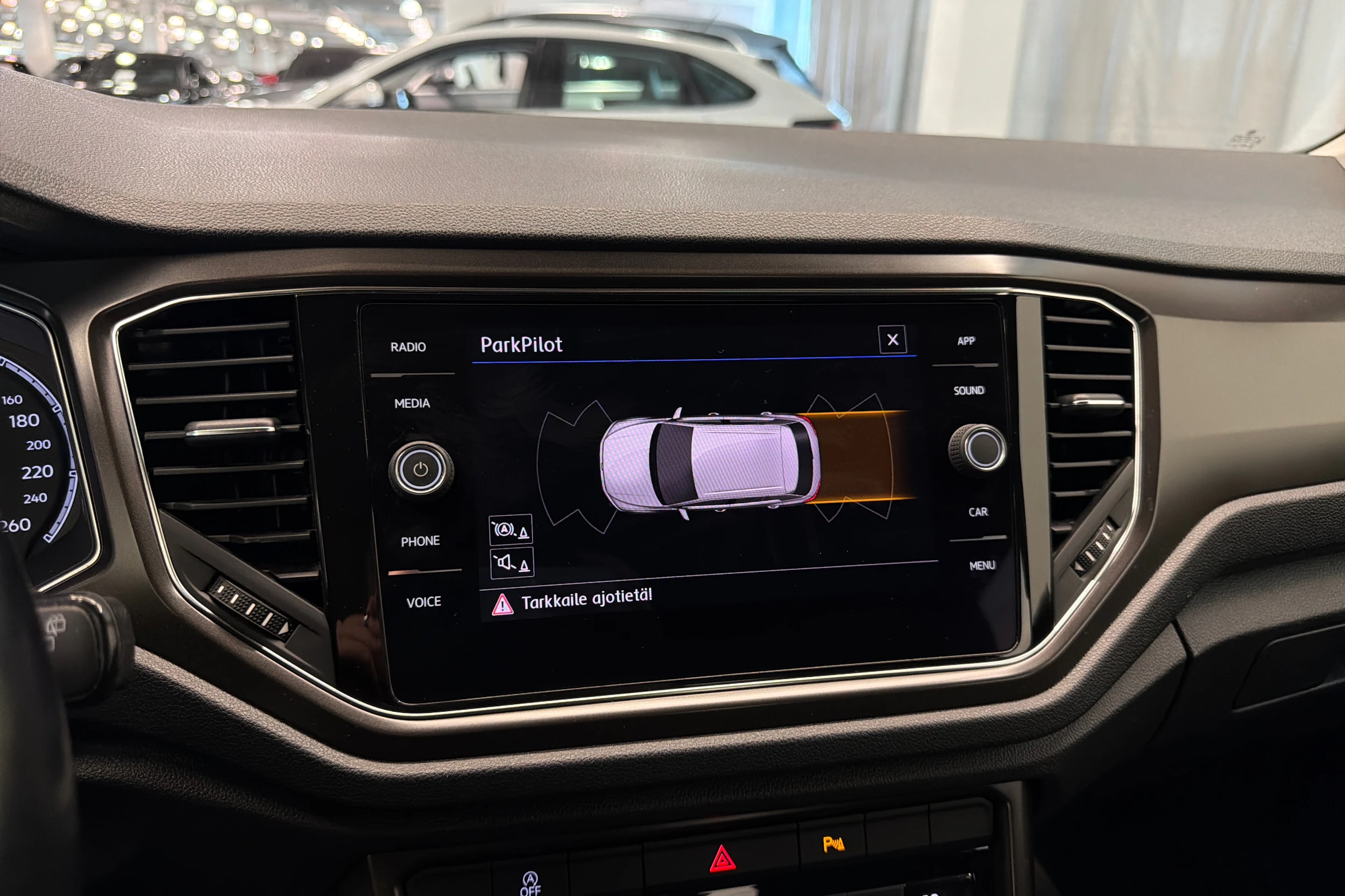 Harmaa Volkswagen T-Roc 2020 kuva 32.