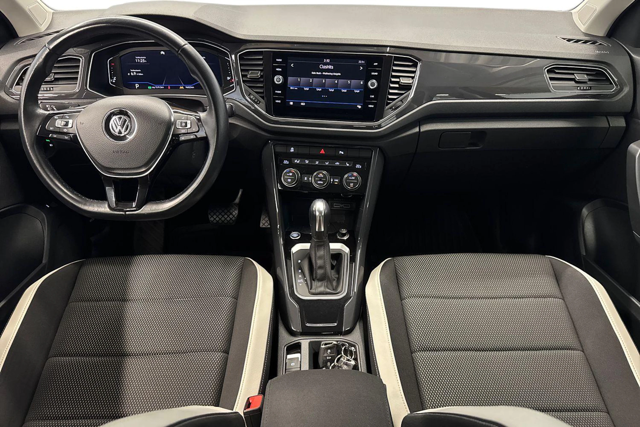 harmaa Volkswagen T-Roc 2020 kuva 7.