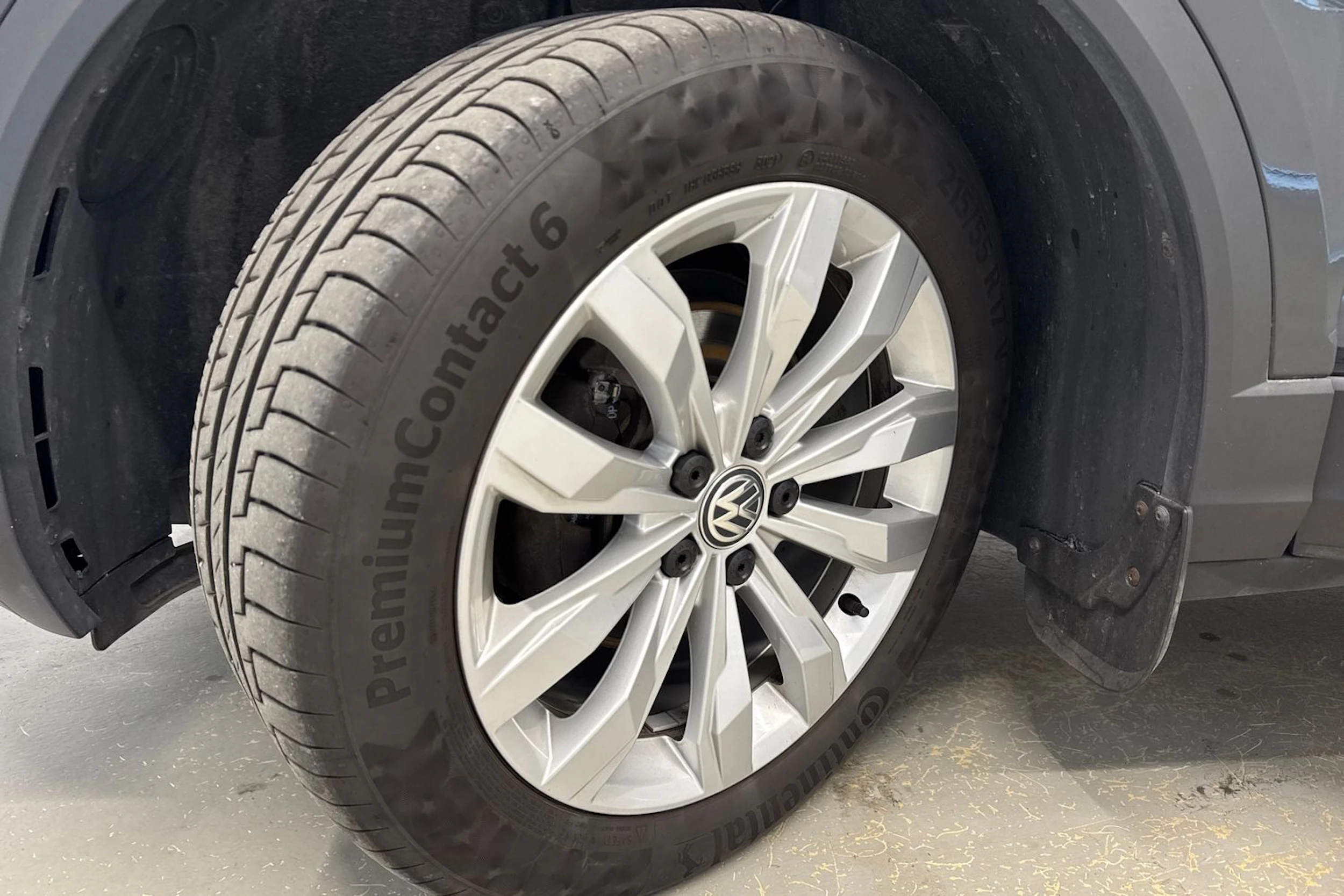 harmaa Volkswagen T-Roc 2020 kuva 10.