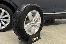harmaa Volkswagen T-Roc 2020 kuva 11.