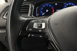 harmaa Volkswagen T-Roc 2020 kuva 14.