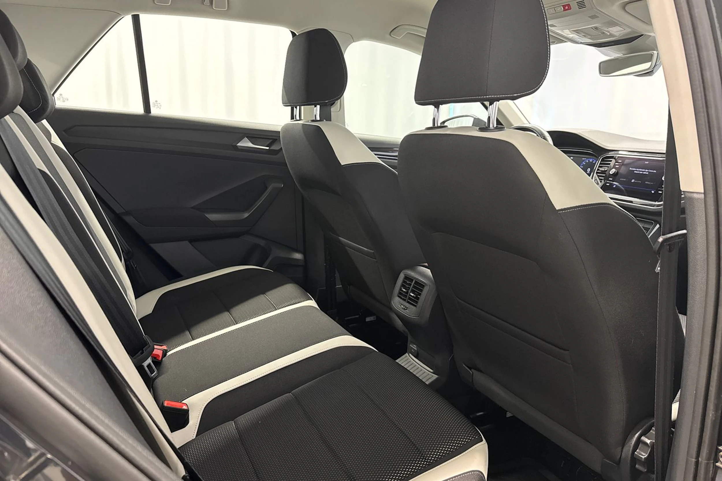 harmaa Volkswagen T-Roc 2020 kuva 19.