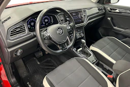 punainen Volkswagen T-Roc 2020 kuva 8.