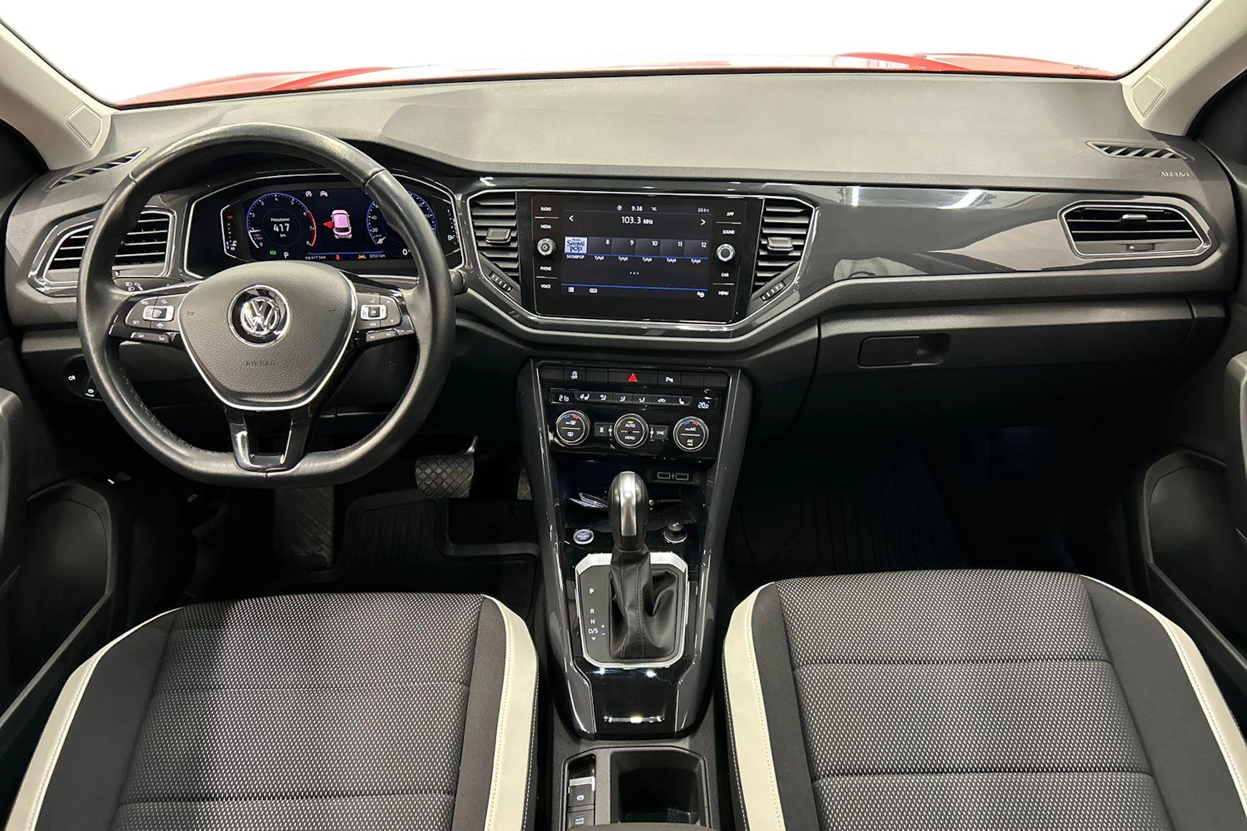 punainen Volkswagen T-Roc 2020 kuva 9.