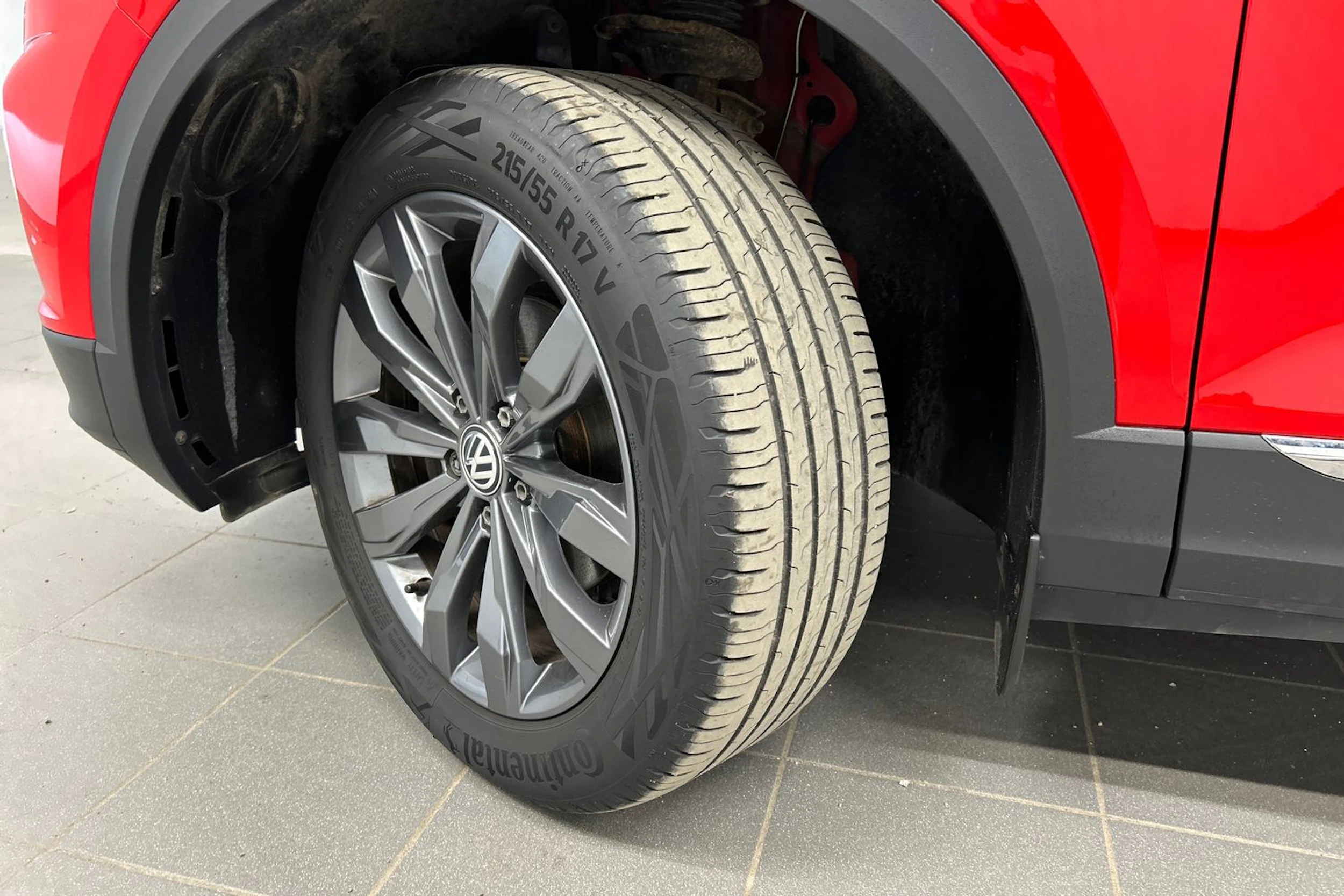 punainen Volkswagen T-Roc 2020 kuva 13.