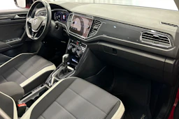 punainen Volkswagen T-Roc 2020 kuva 15.