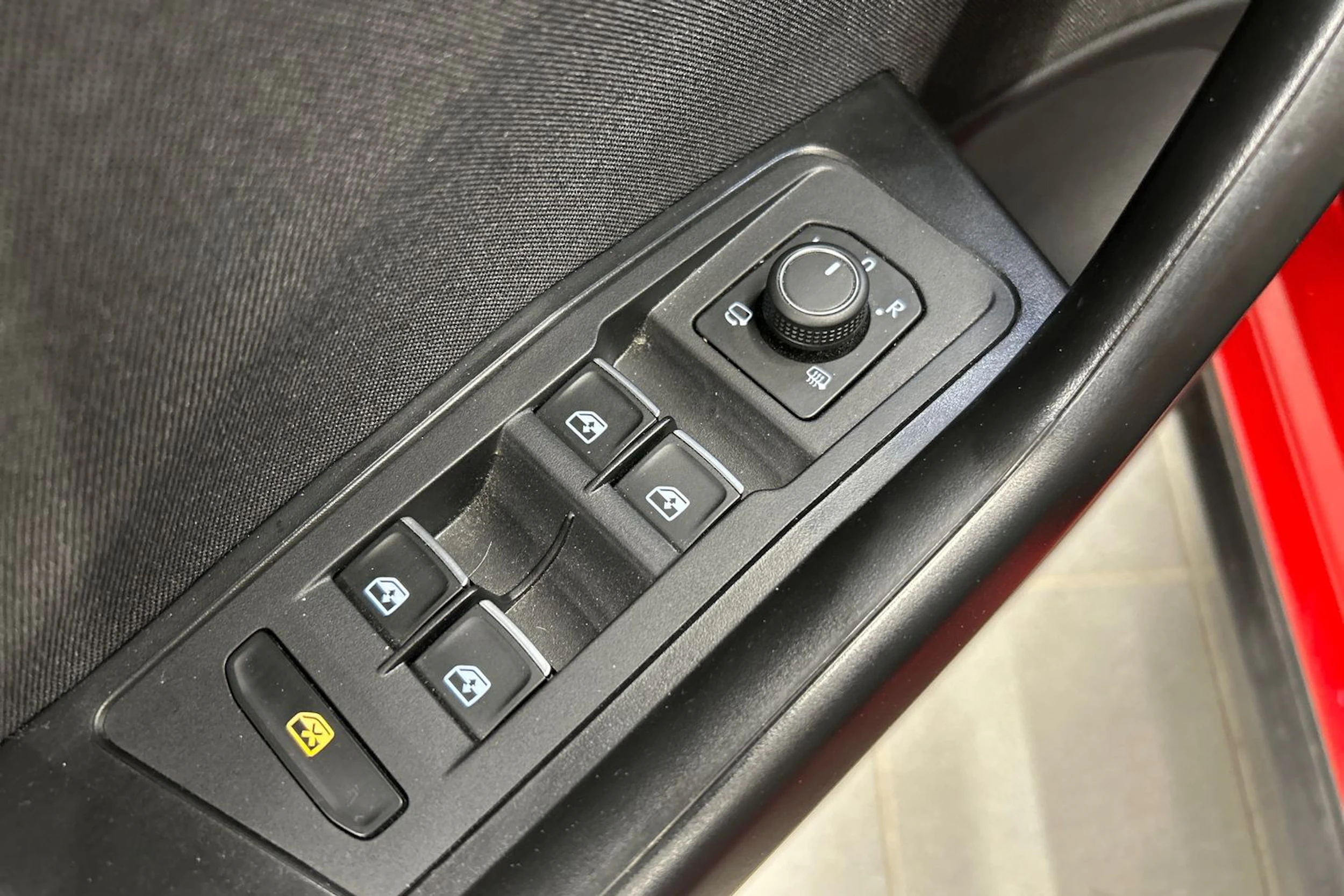 punainen Volkswagen T-Roc 2020 kuva 20.