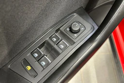punainen Volkswagen T-Roc 2020 kuva 20.