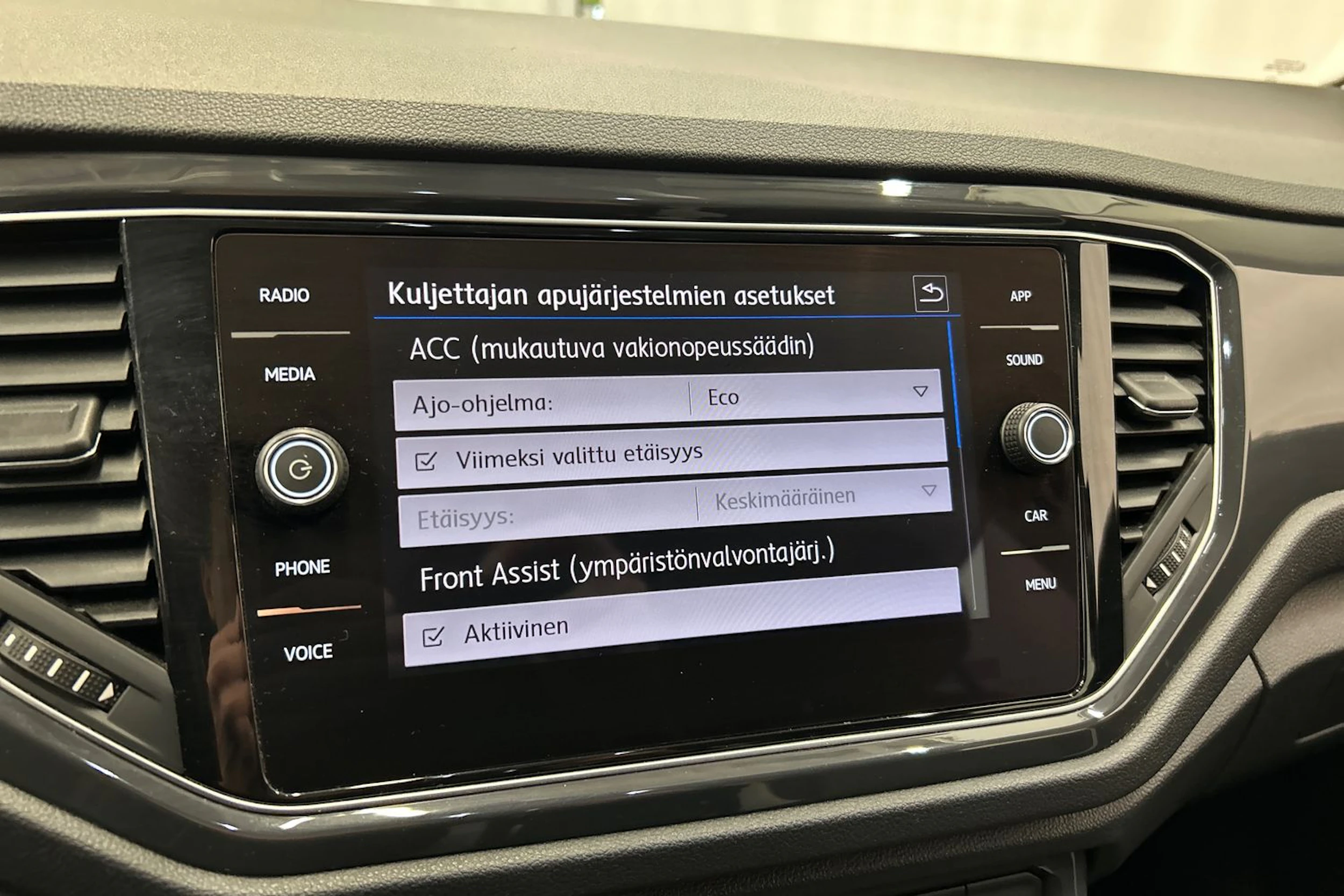 punainen Volkswagen T-Roc 2020 kuva 25.