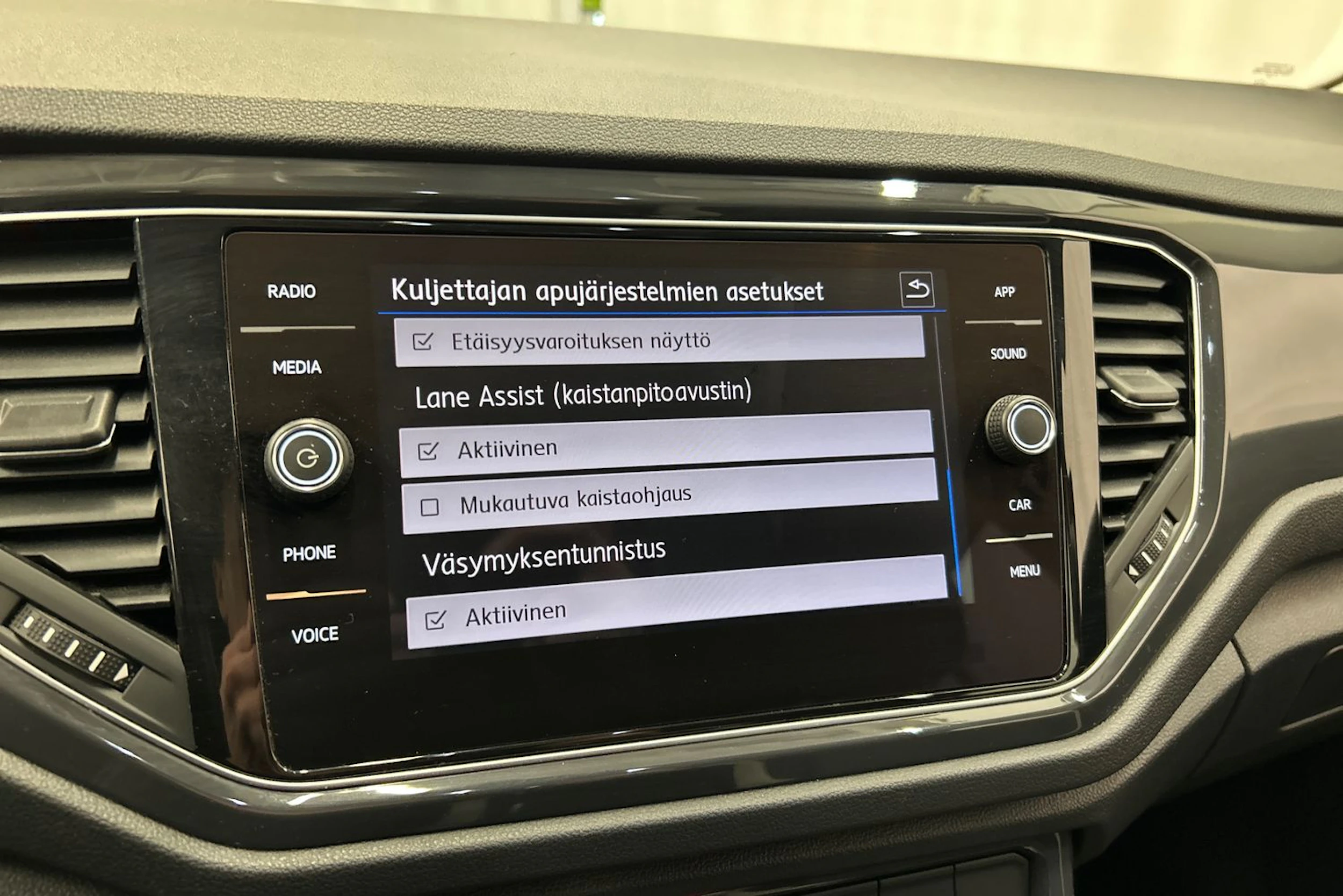 punainen Volkswagen T-Roc 2020 kuva 26.