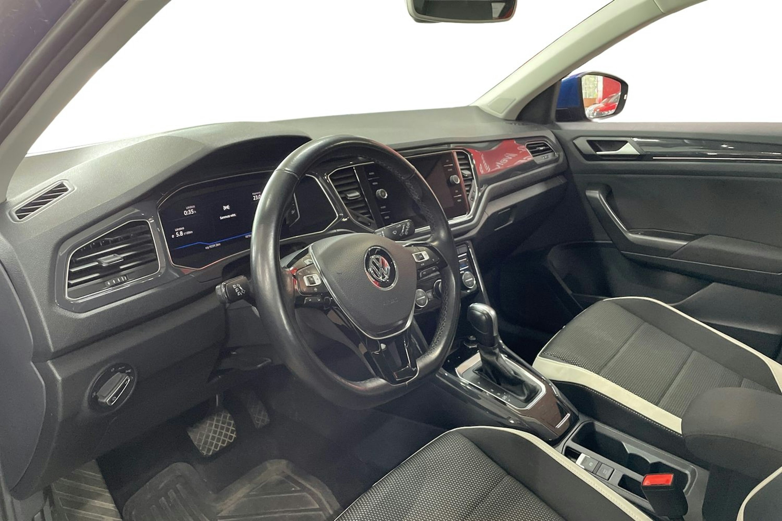 sininen Volkswagen T-Roc 2020 kuva 3.