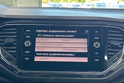 sininen Volkswagen T-Roc 2020 kuva 13.