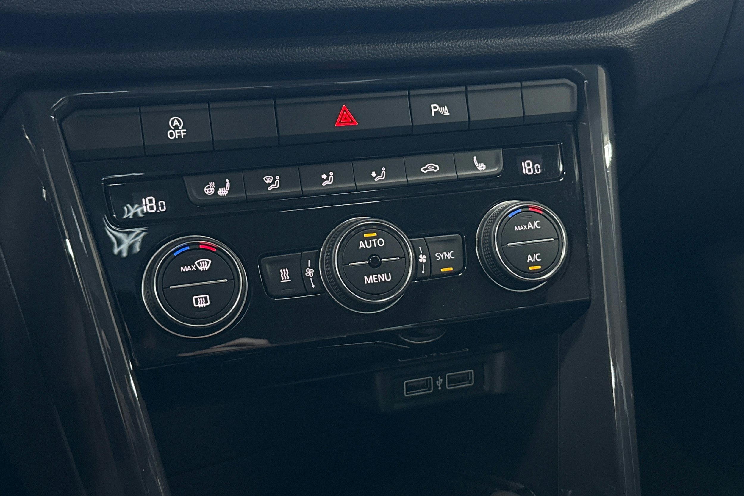 sininen Volkswagen T-Roc 2020 kuva 17.