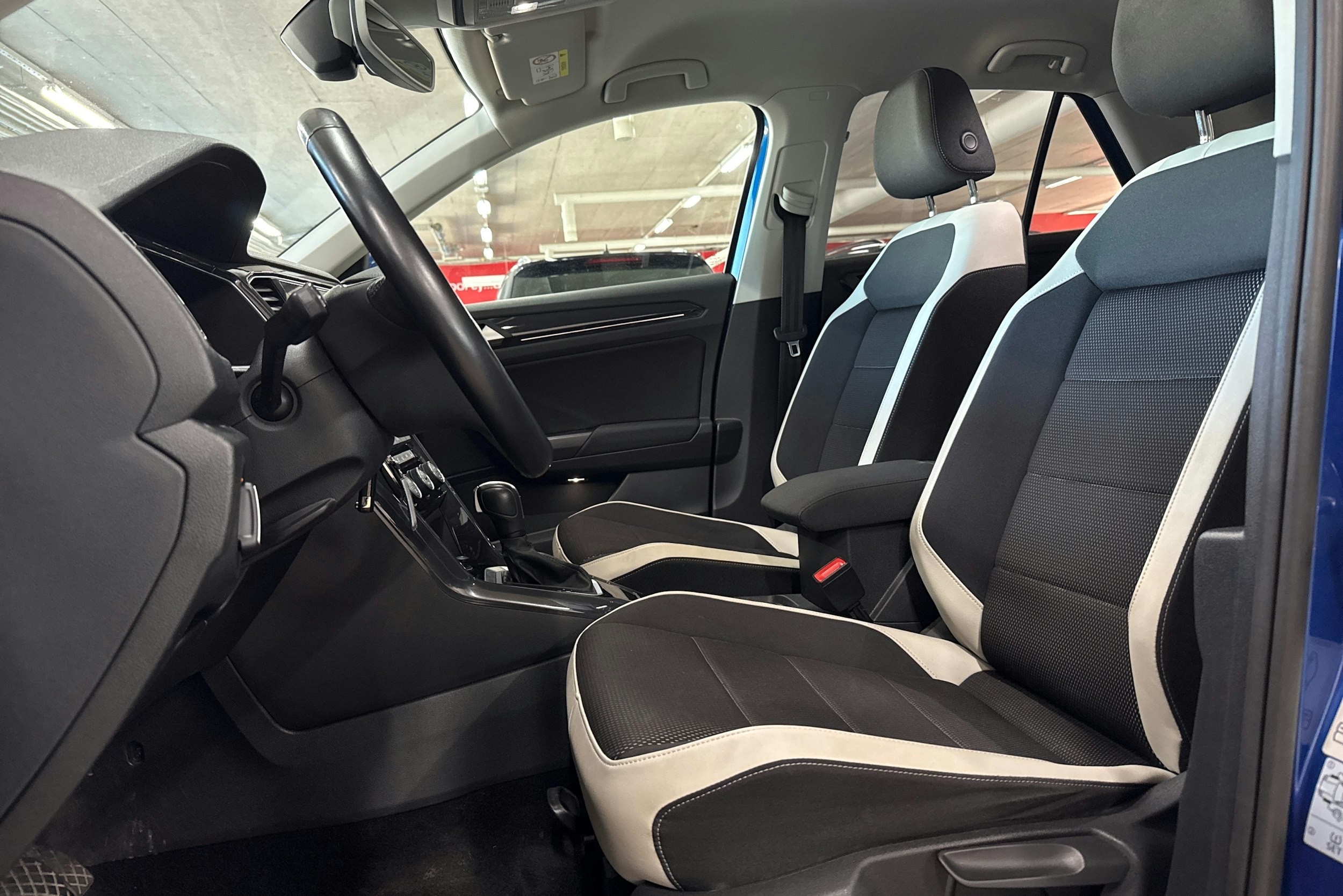 sininen Volkswagen T-Roc 2020 kuva 19.