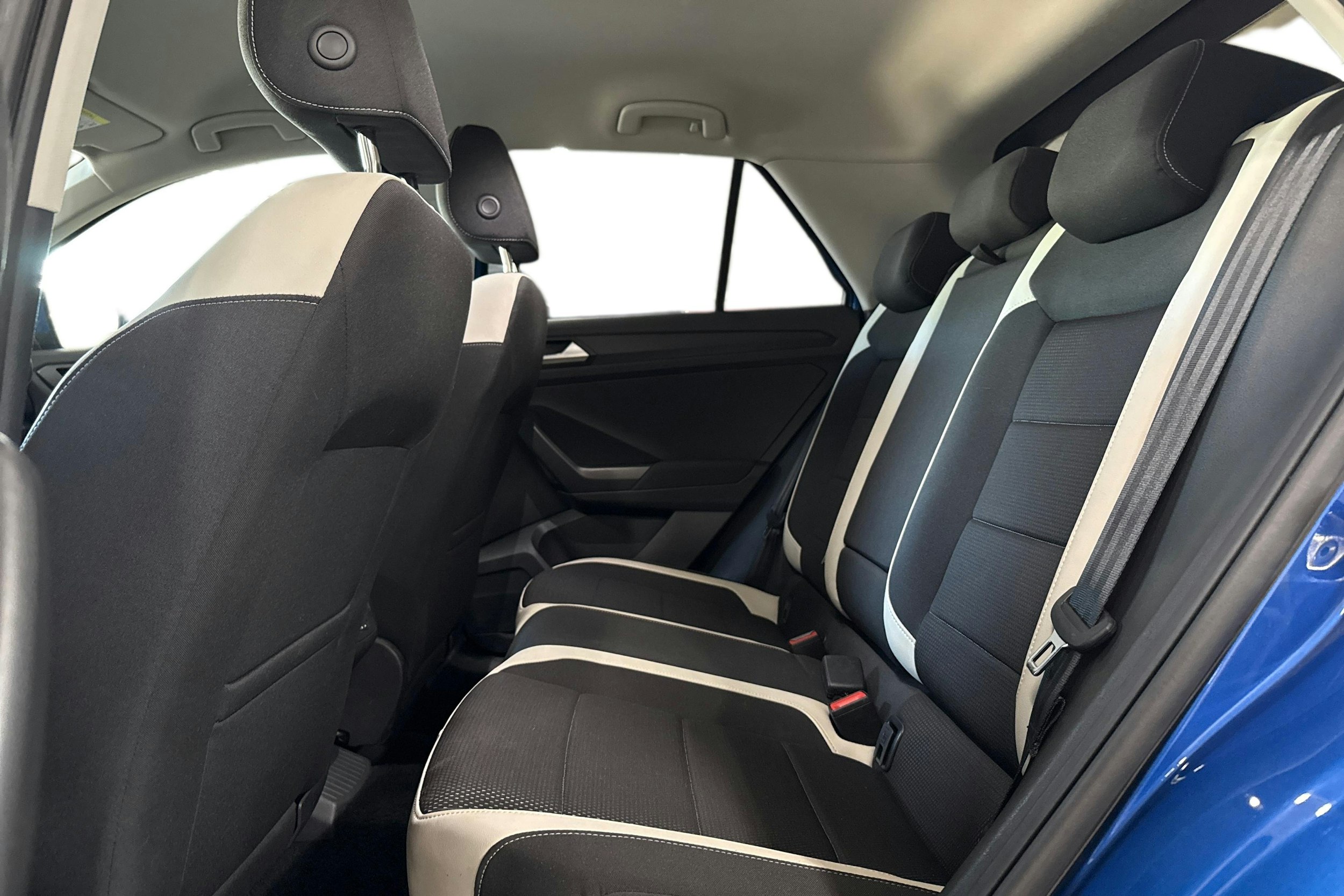 sininen Volkswagen T-Roc 2020 kuva 20.