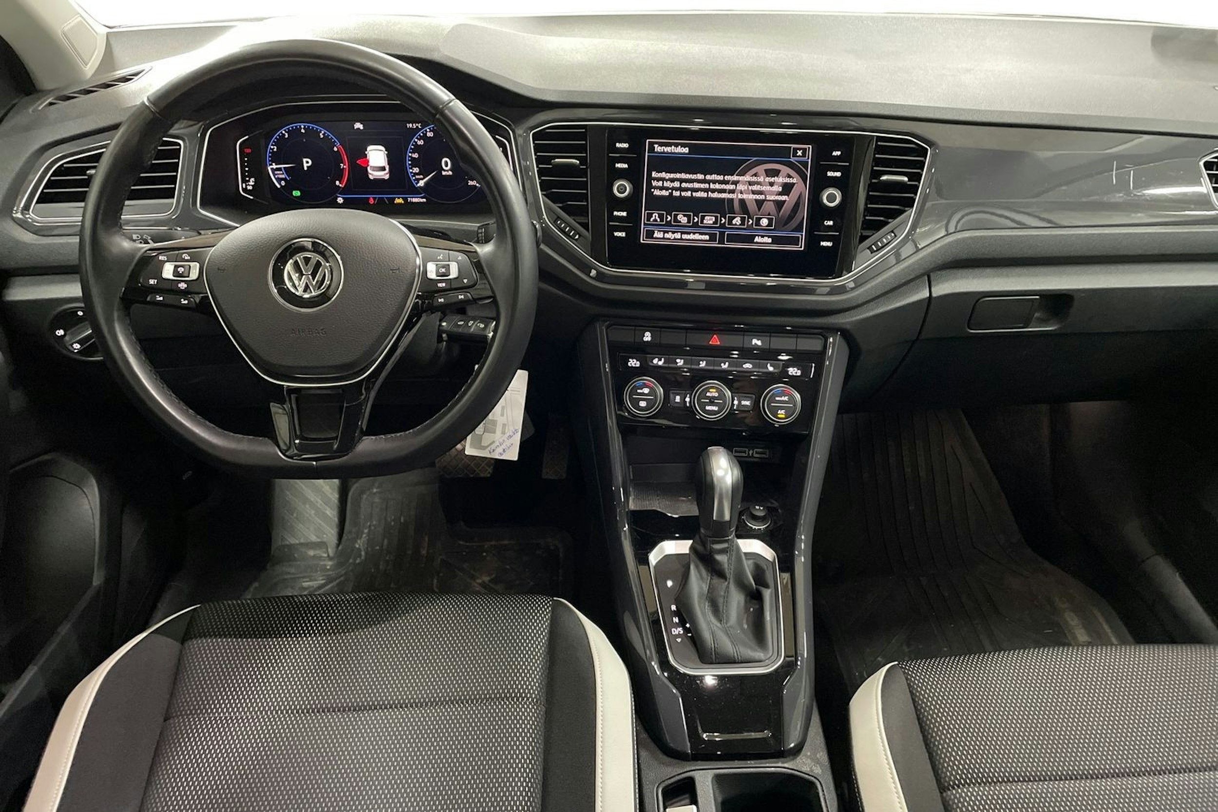 Valkoinen Volkswagen T-Roc 2020 kuva 9.