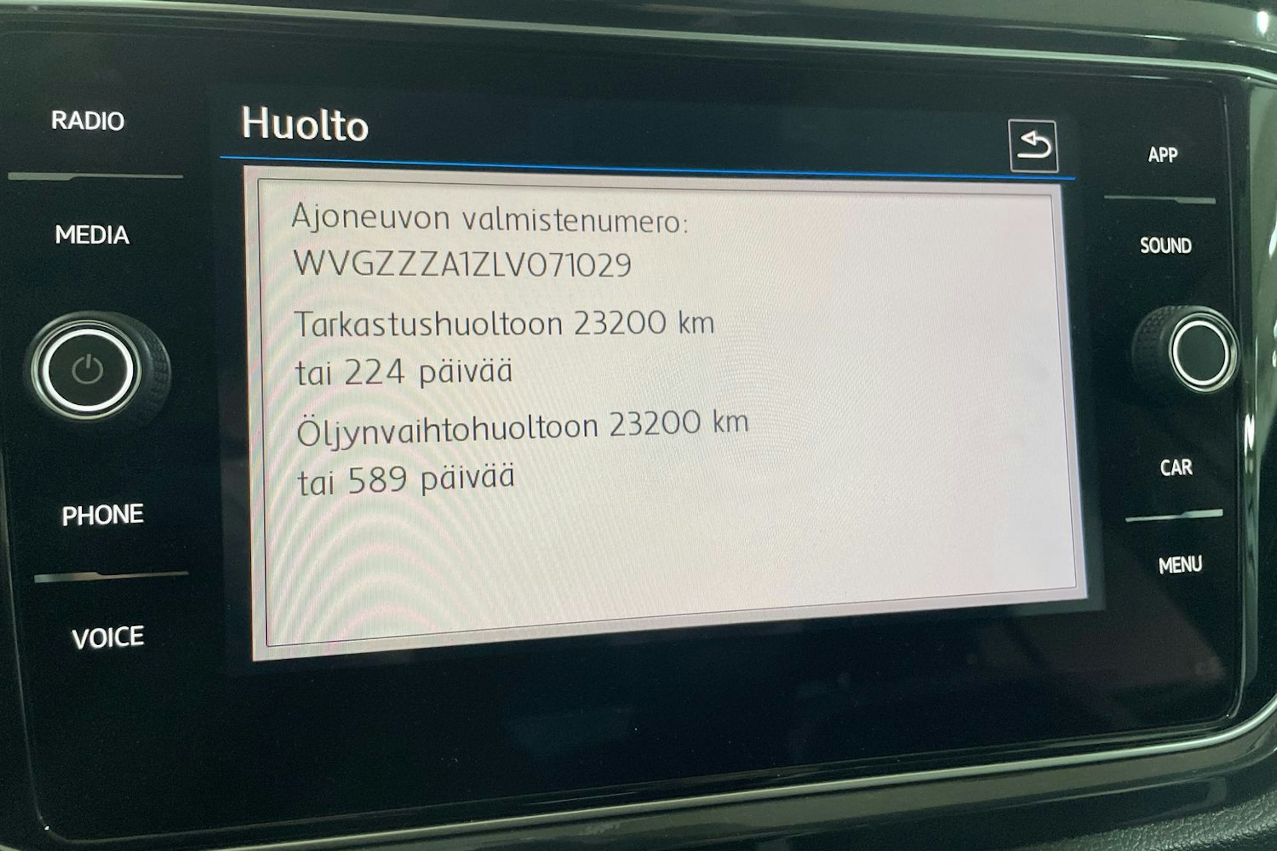 Valkoinen Volkswagen T-Roc 2020 kuva 17.