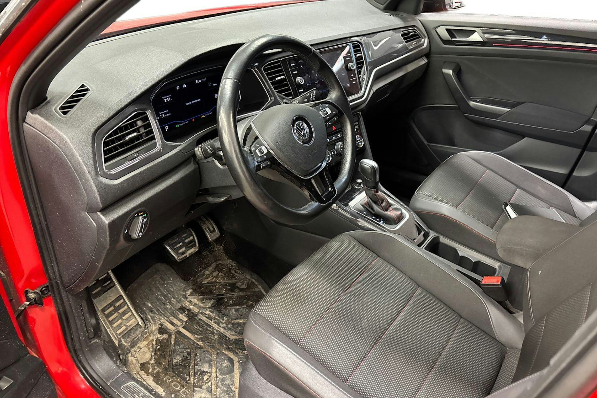punainen Volkswagen T-Roc 2020 kuva 3.