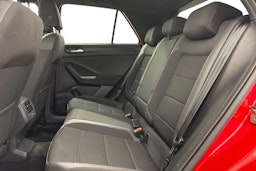 punainen Volkswagen T-Roc 2020 kuva 10.