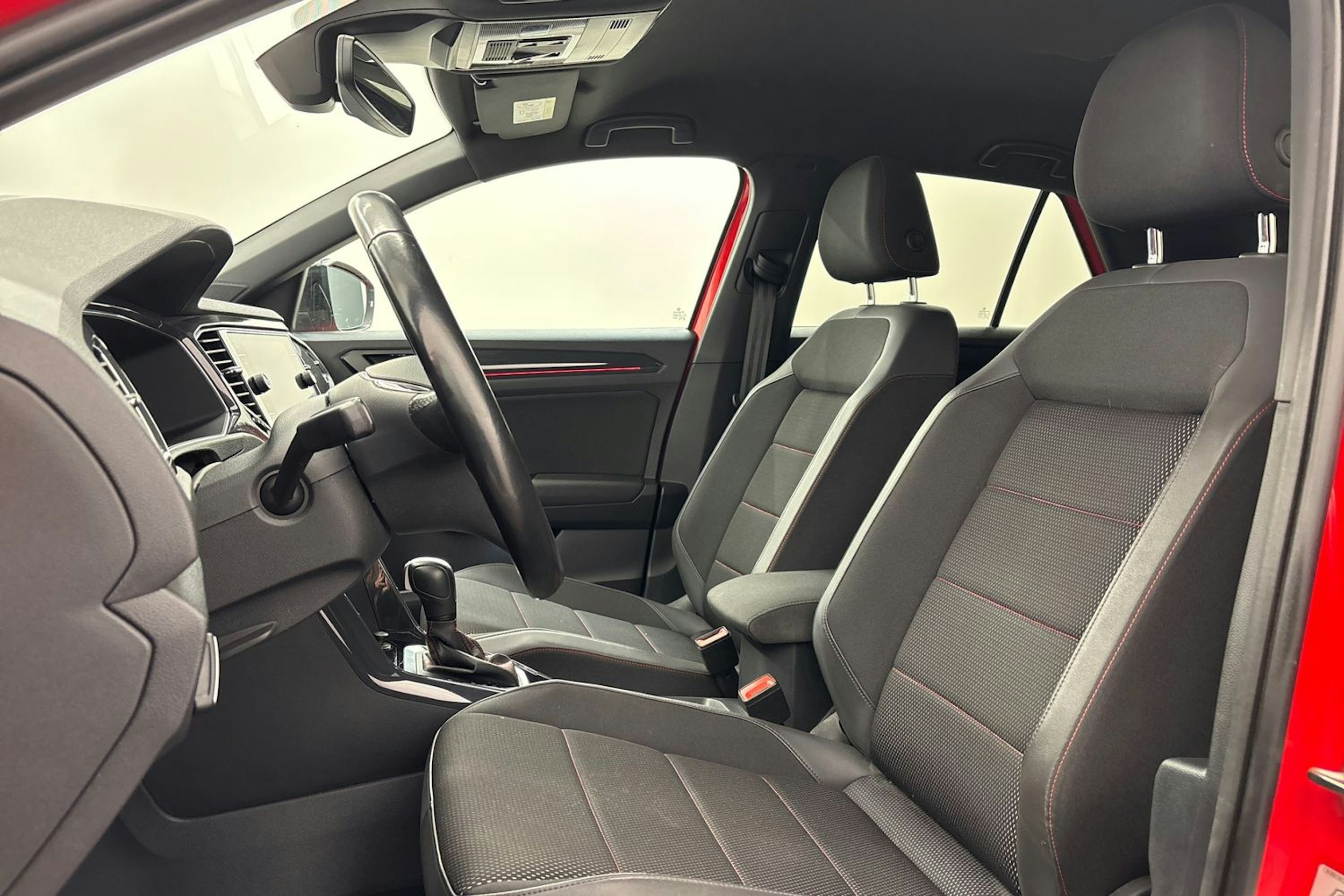 punainen Volkswagen T-Roc 2020 kuva 14.