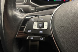 punainen Volkswagen T-Roc 2020 kuva 16.