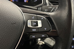 punainen Volkswagen T-Roc 2020 kuva 17.