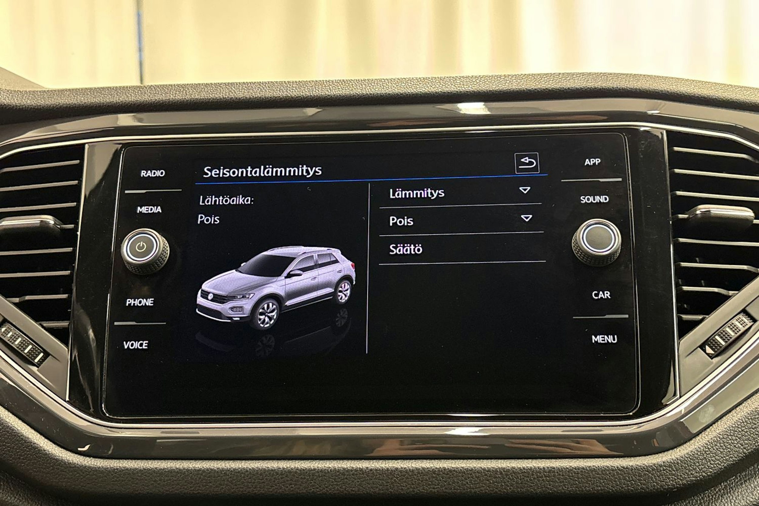 punainen Volkswagen T-Roc 2020 kuva 19.