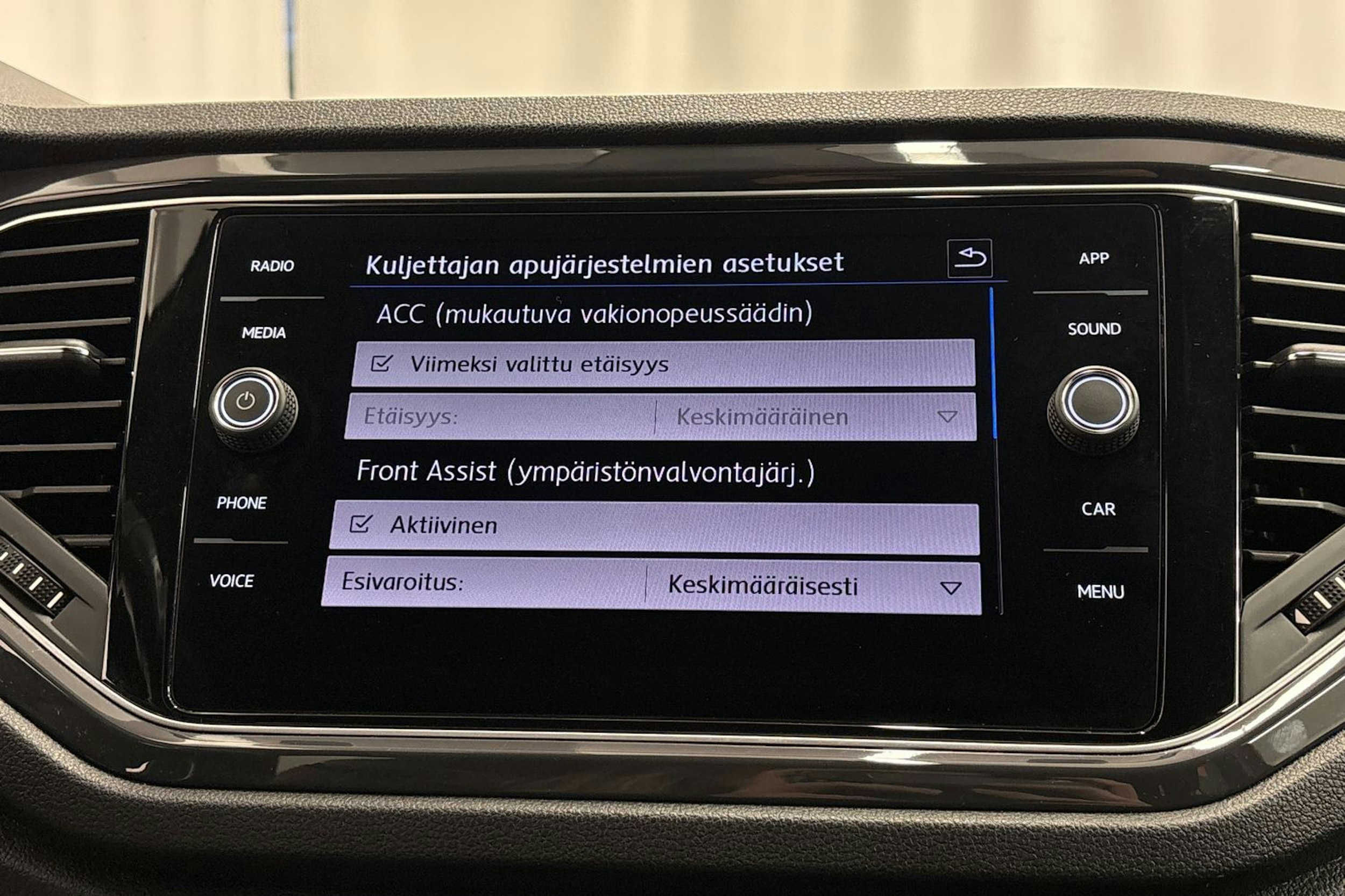 punainen Volkswagen T-Roc 2020 kuva 21.