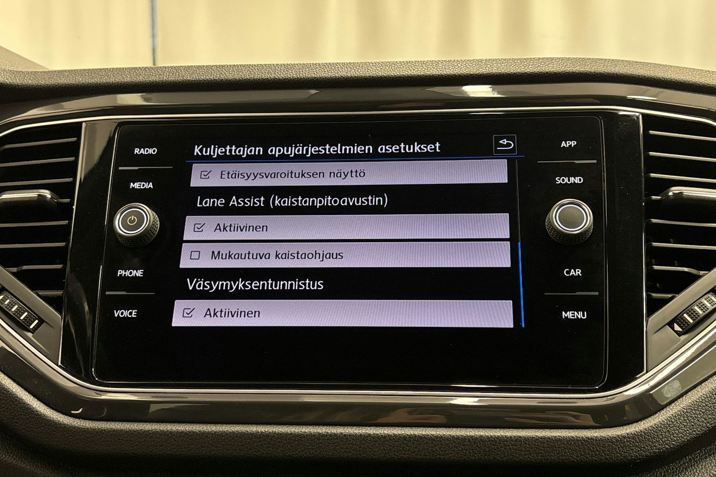 punainen Volkswagen T-Roc 2020 kuva 22.