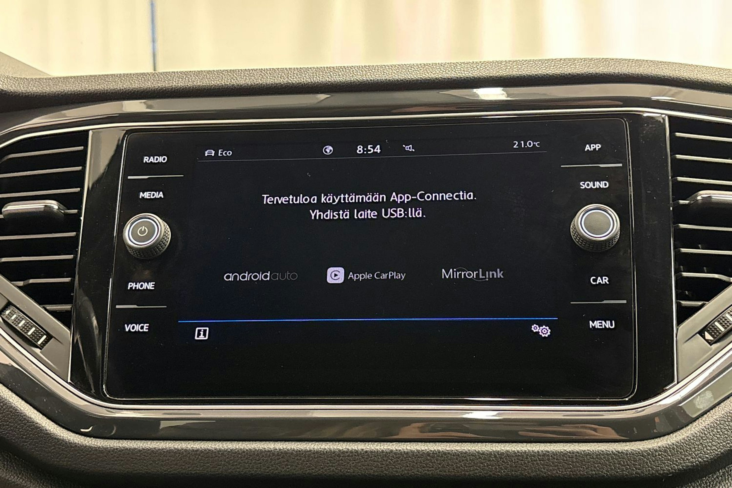 punainen Volkswagen T-Roc 2020 kuva 23.