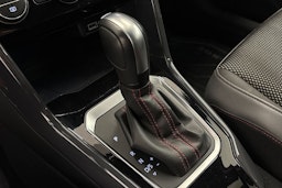 punainen Volkswagen T-Roc 2020 kuva 24.