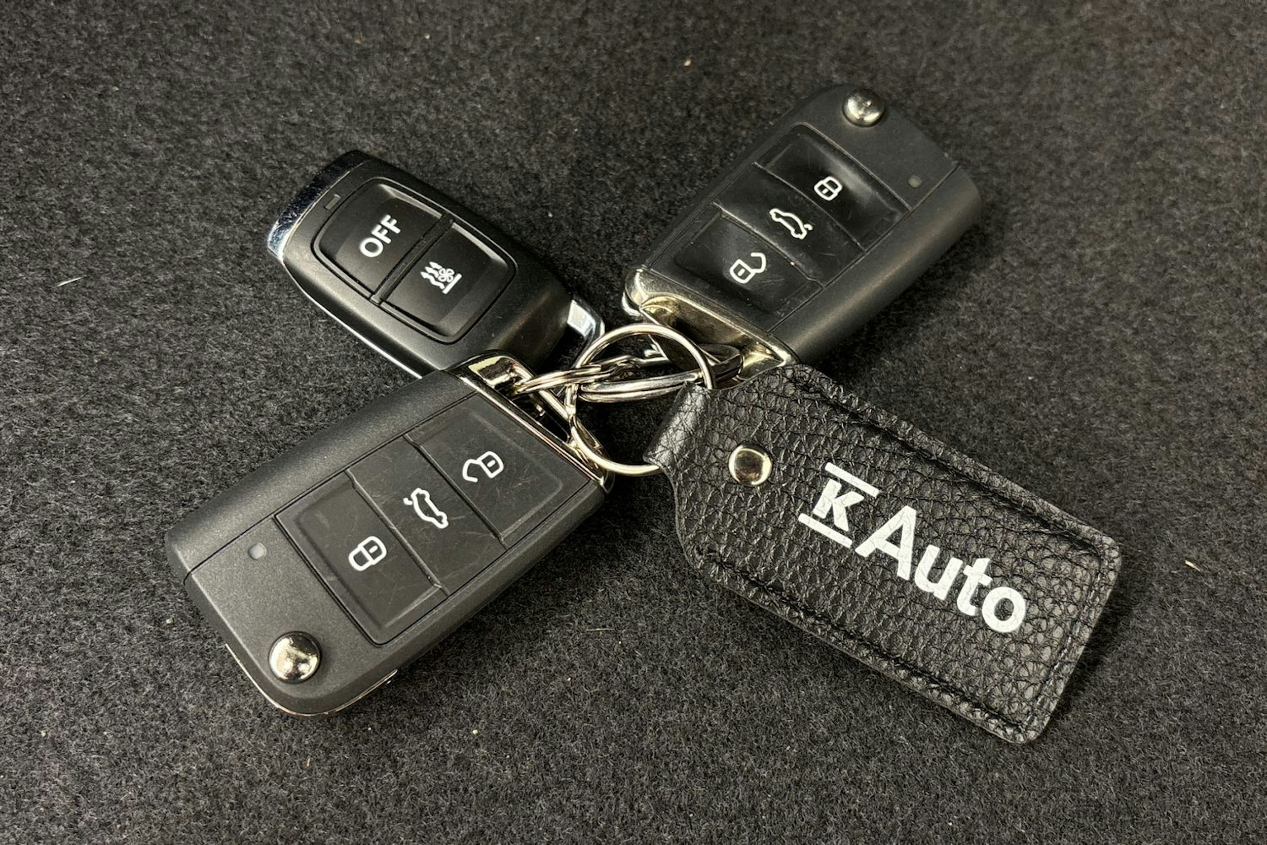 punainen Volkswagen T-Roc 2020 kuva 27.