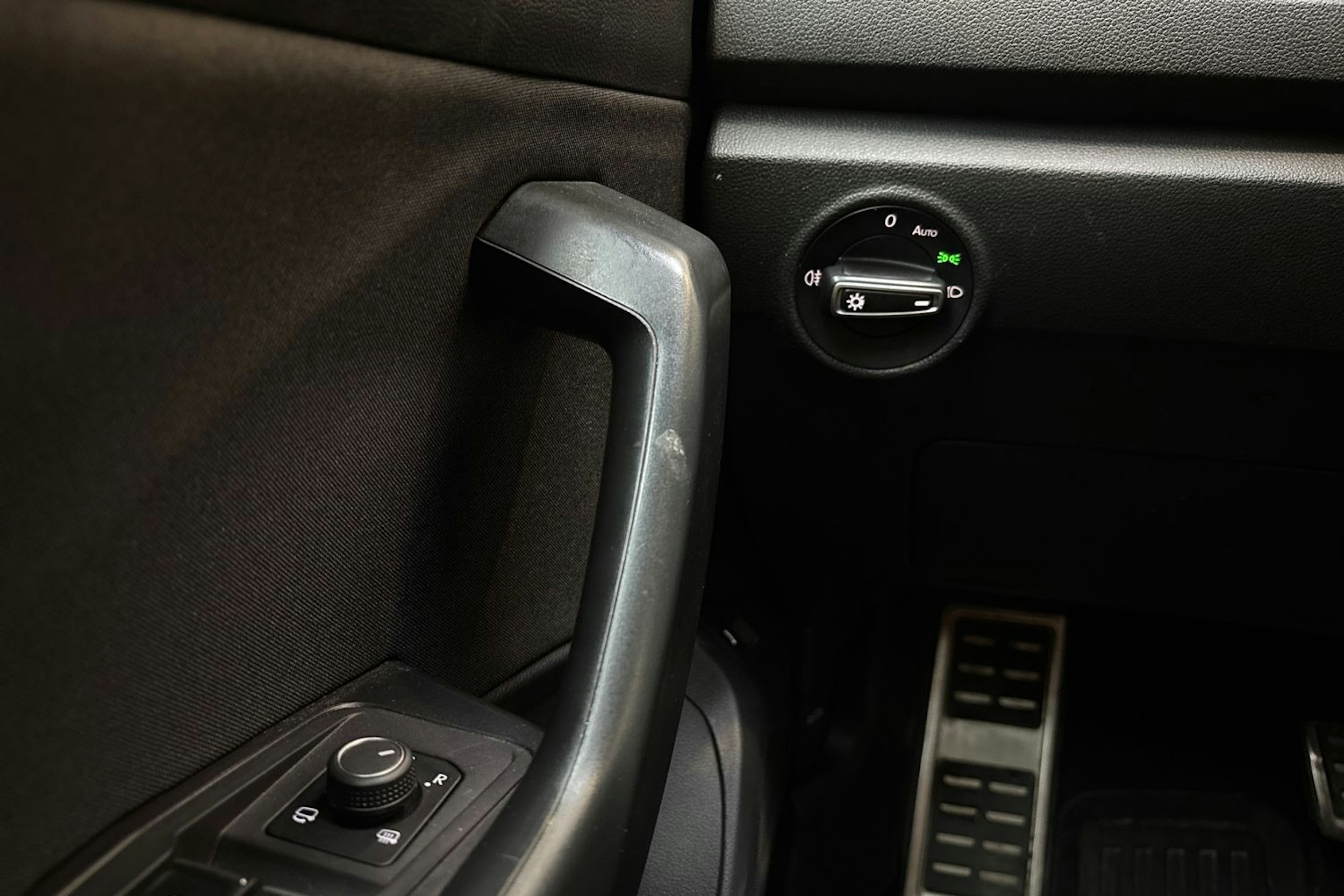 punainen Volkswagen T-Roc 2020 kuva 14.