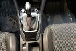 punainen Volkswagen T-Roc 2020 kuva 21.