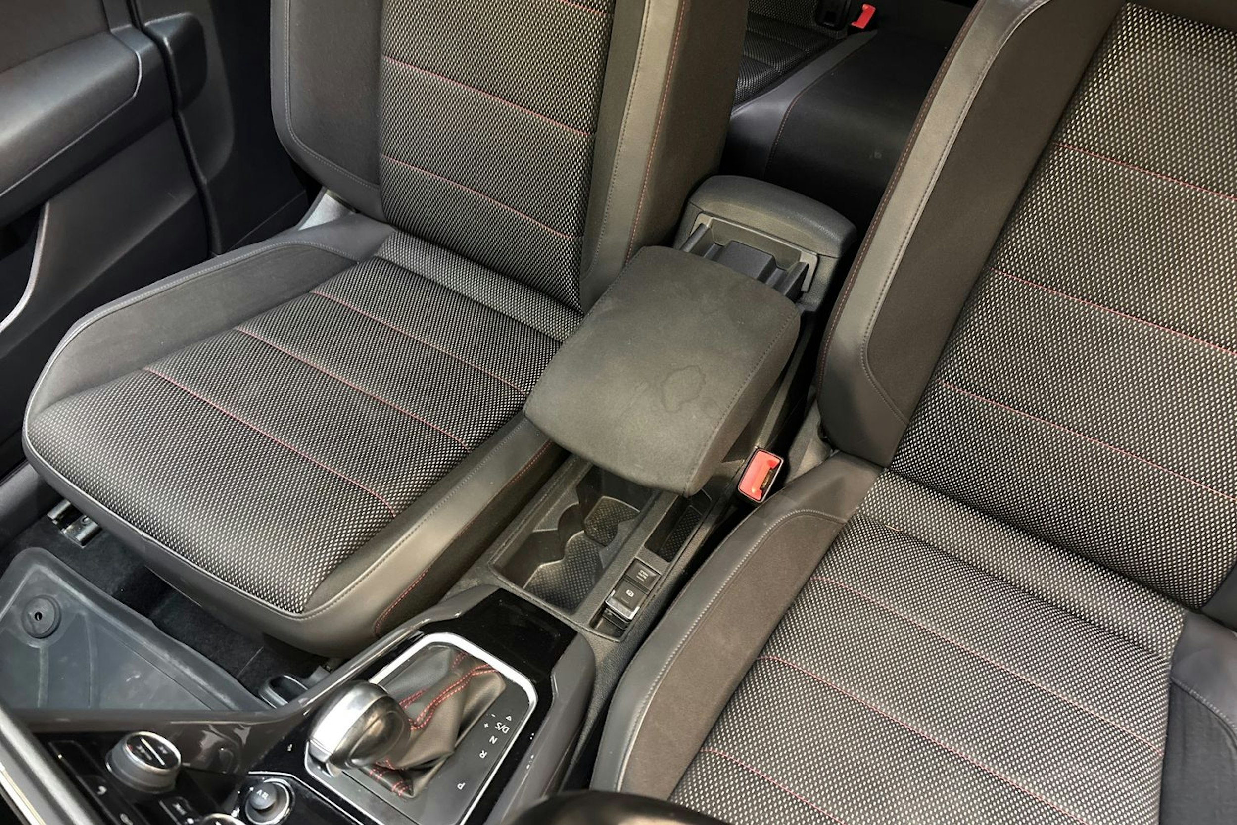 punainen Volkswagen T-Roc 2020 kuva 22.