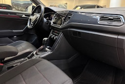 punainen Volkswagen T-Roc 2020 kuva 23.