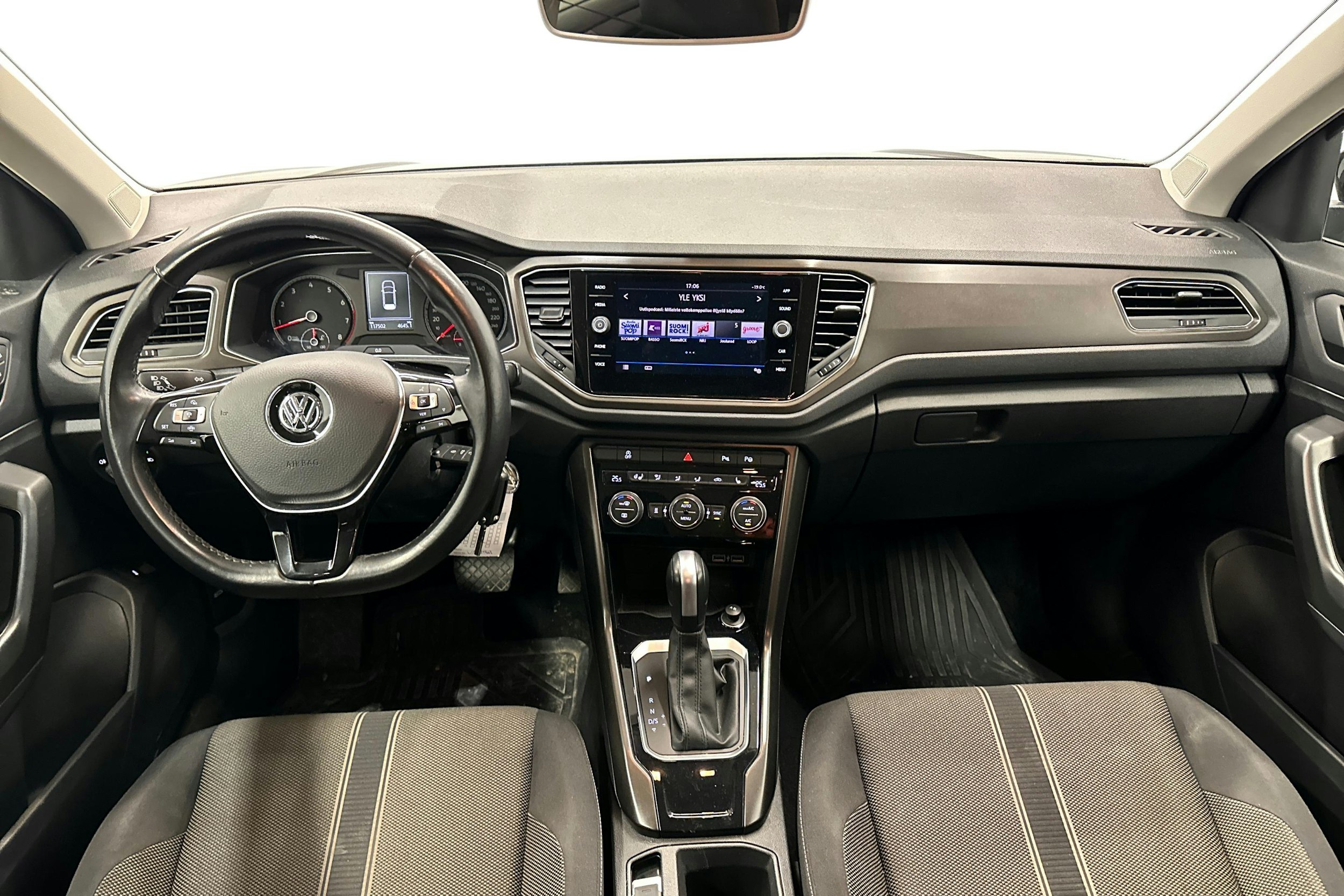 musta Volkswagen T-Roc 2020 kuva 9.